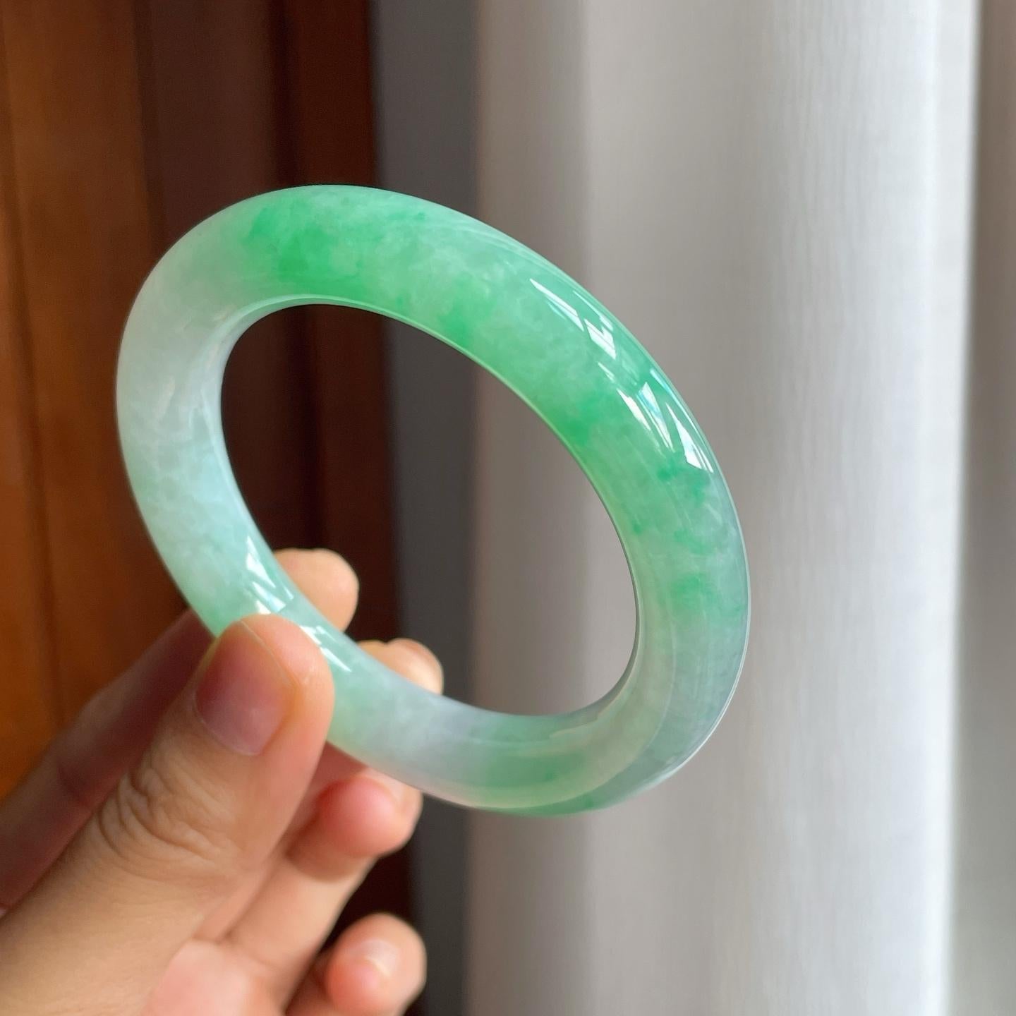 糯冰带色圆条翡翠手镯（54mm）（yc225097）
