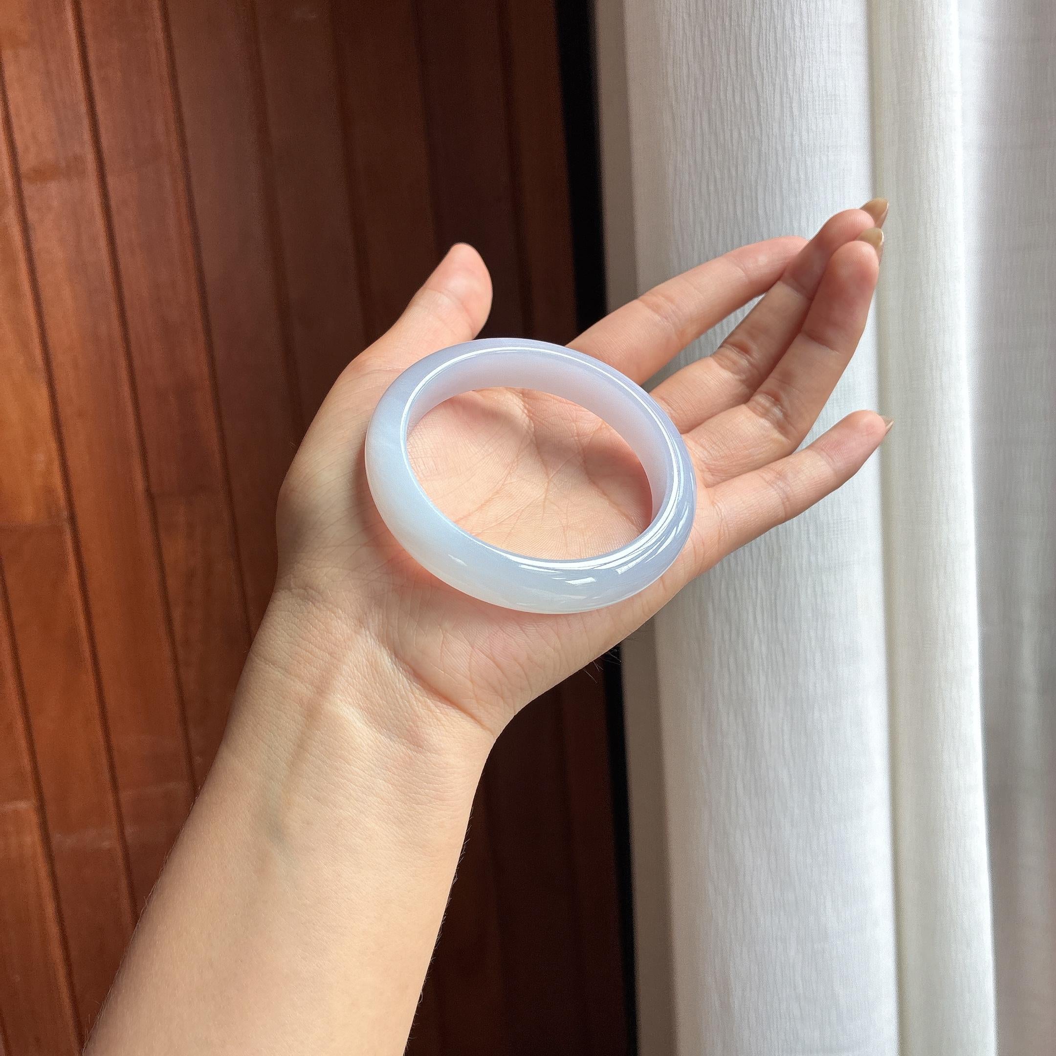 细糯冰淡春底翡翠平安镯（55.5mm）（yc420201）
