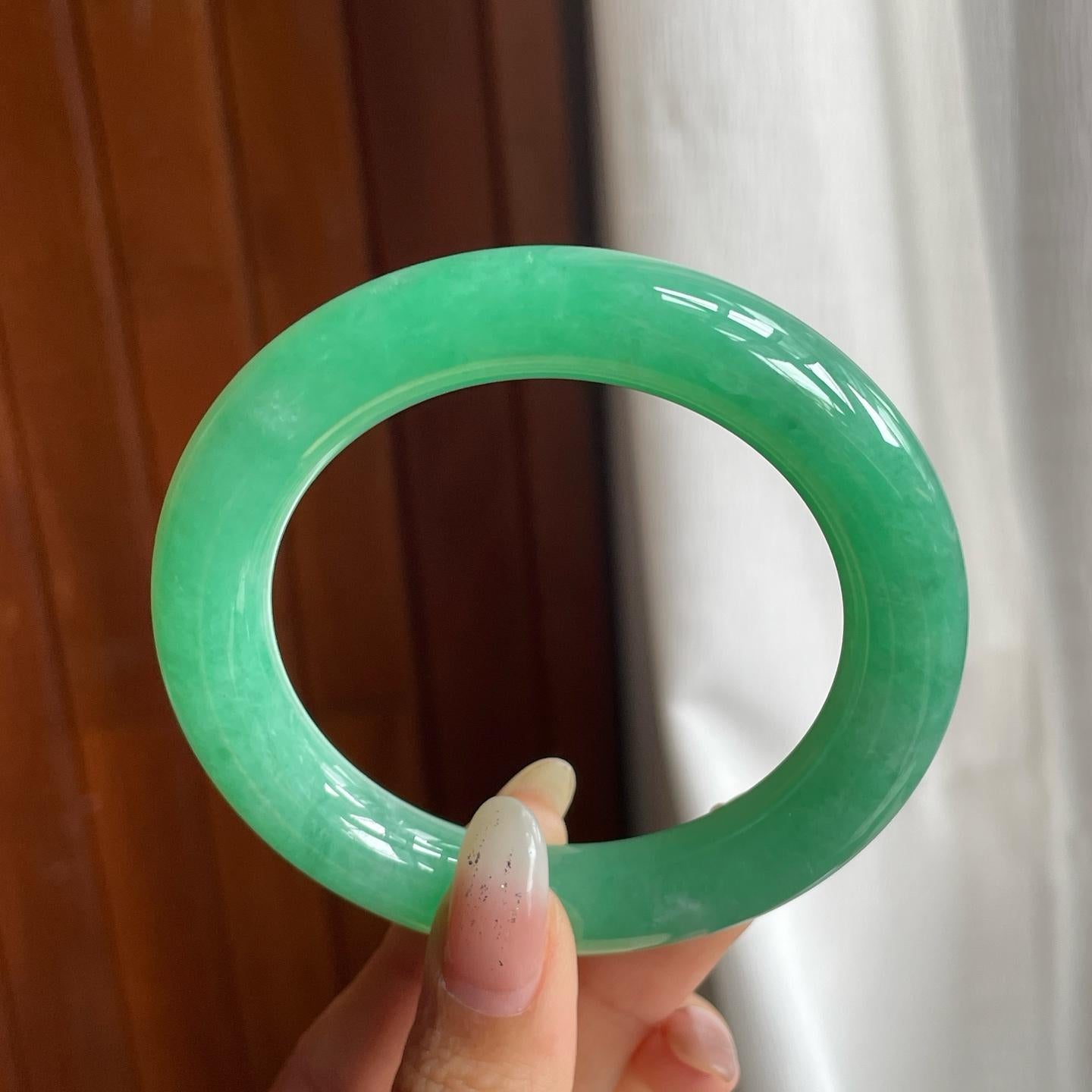糯冰种满绿翡翠圆条手镯（54.6mm）（yc221900）