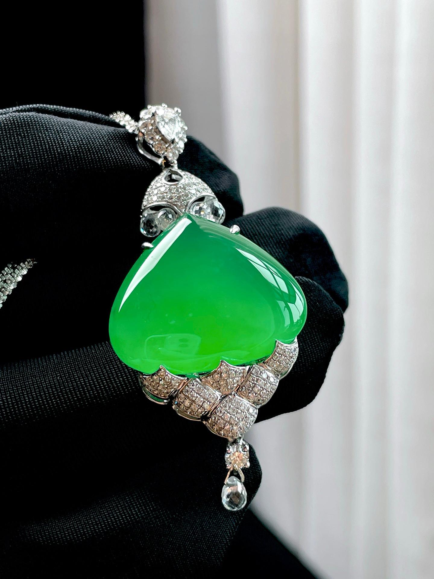 18k金钻镶冰种甜阳绿翡翠吊坠（yc349444）