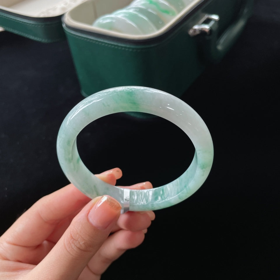 细糯种飘花正圈翡翠手镯（58mm）（yc019901）
