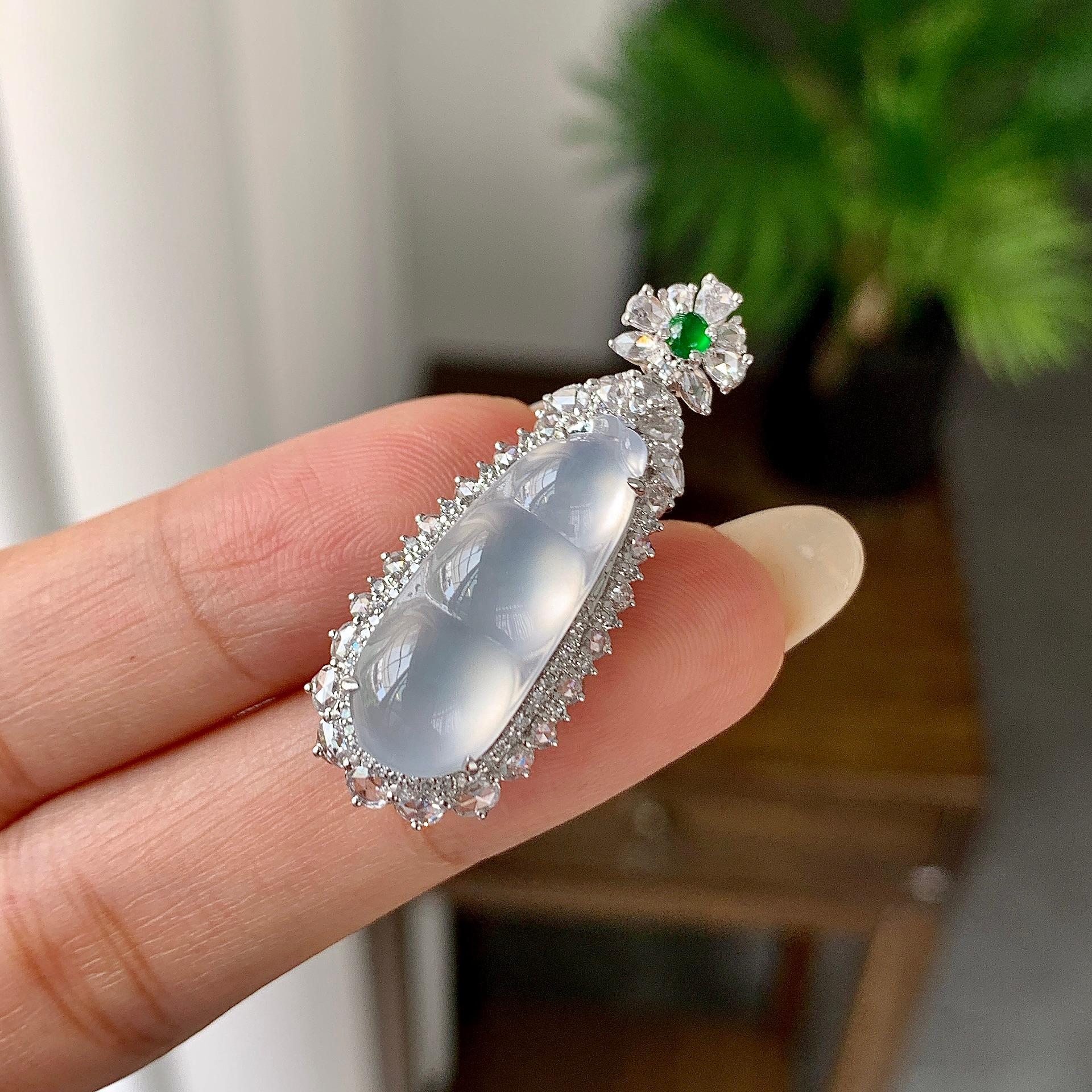 18k金钻镶高冰种无色福豆吊坠（yc255619）