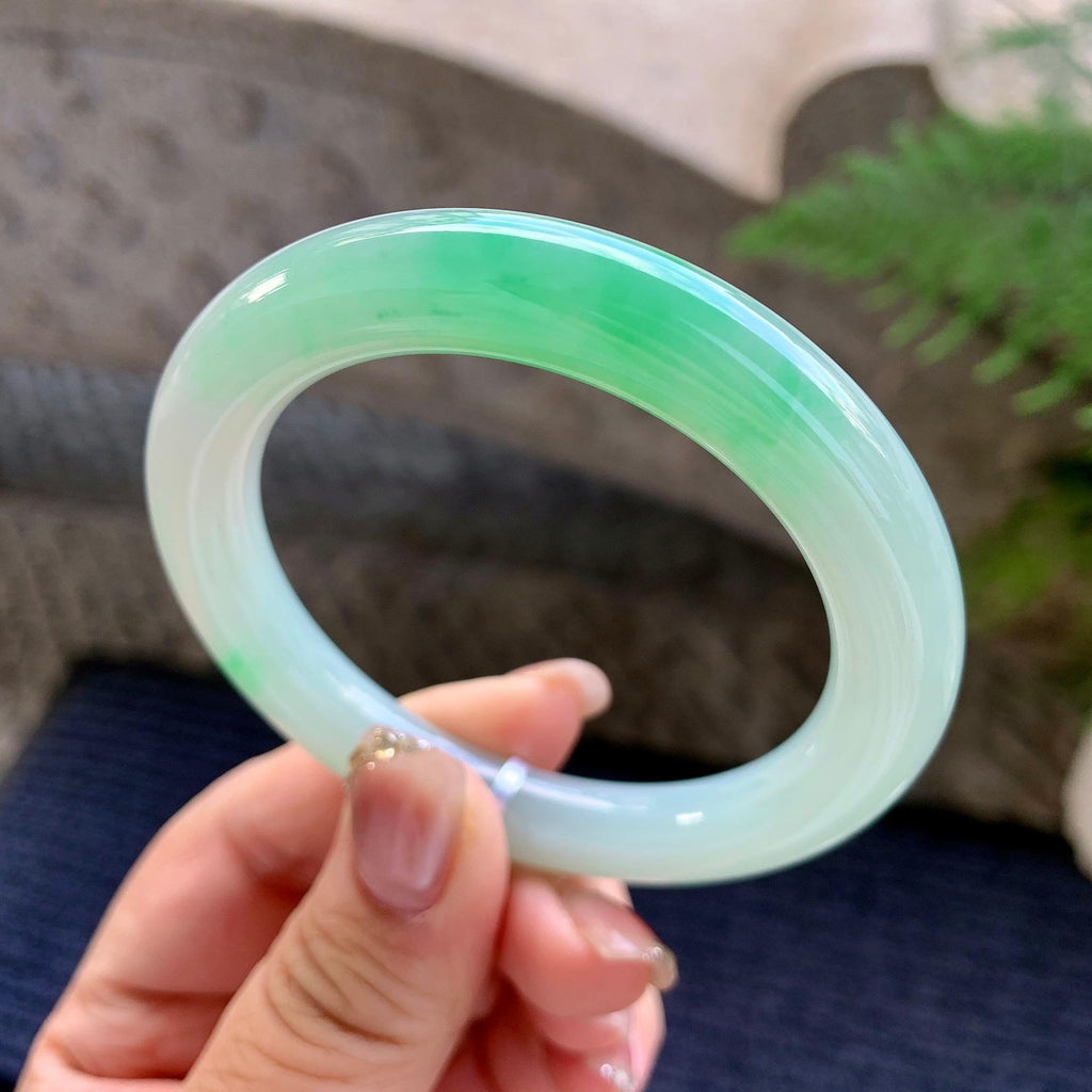 细糯种飘绿圆条手镯（53mm）（yc290108）
