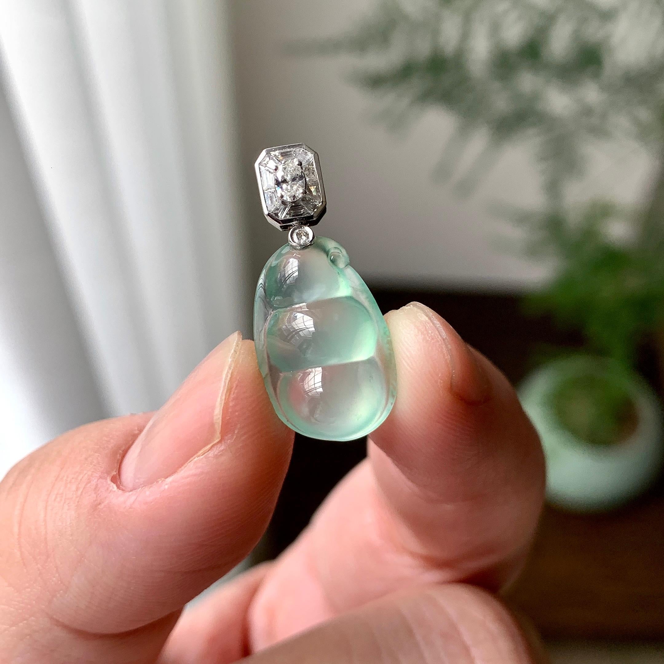 18K金钻镶冰种淡晴底福豆吊坠（yc257222）