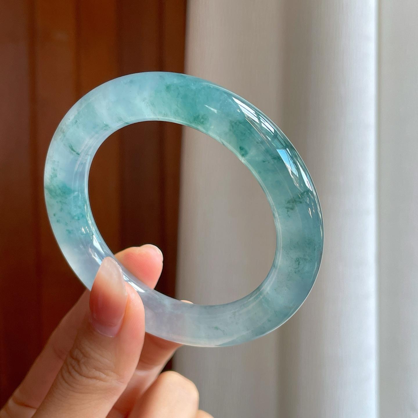 冰玻种飘花翡翠圆条手镯（56mm）（yc329516）