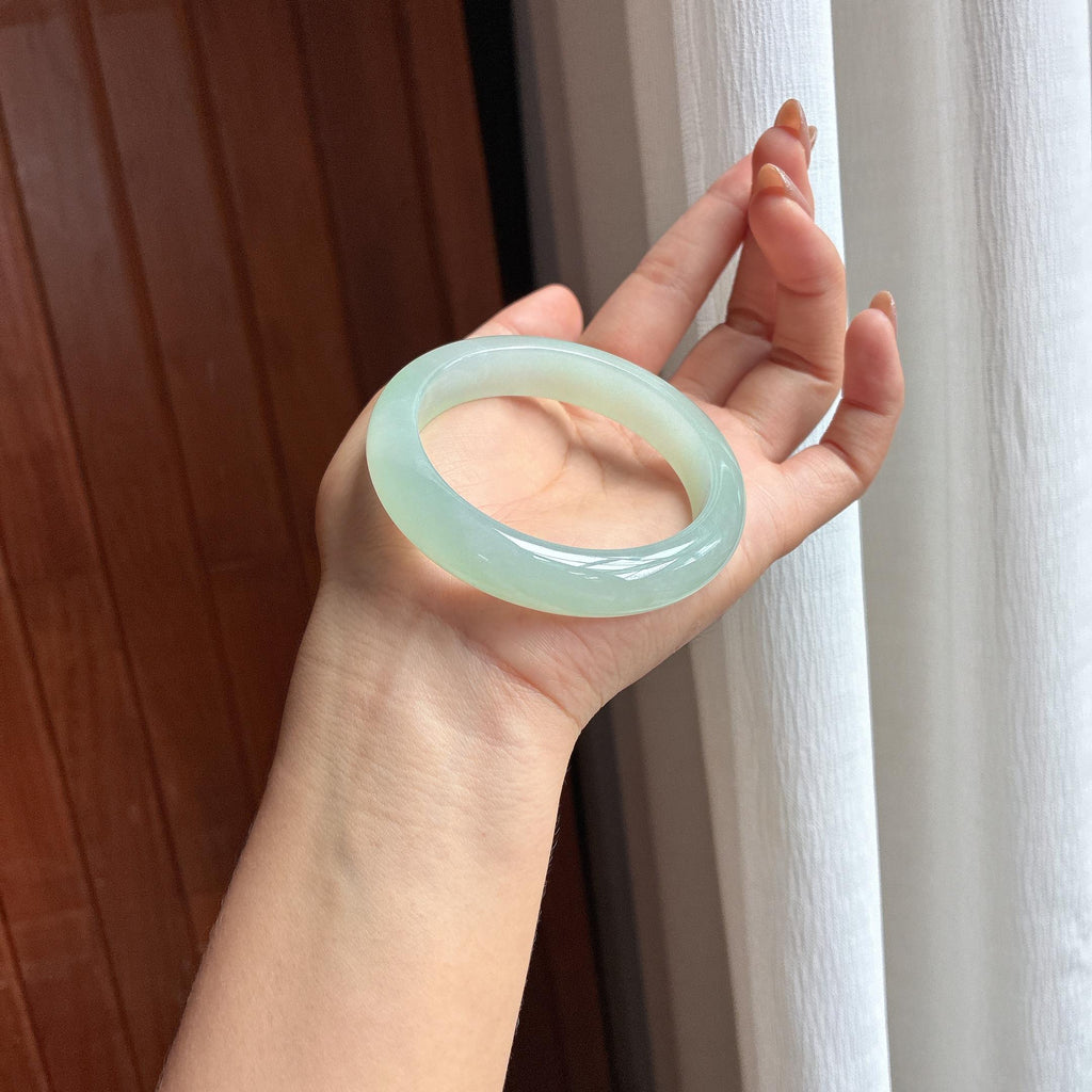 Vòng tay bình an tròn đều, nền băng mỏng dẻo mịn, size 55, ngọc phỉ thúy tự nhiên loại A Myanmar (yc451493)