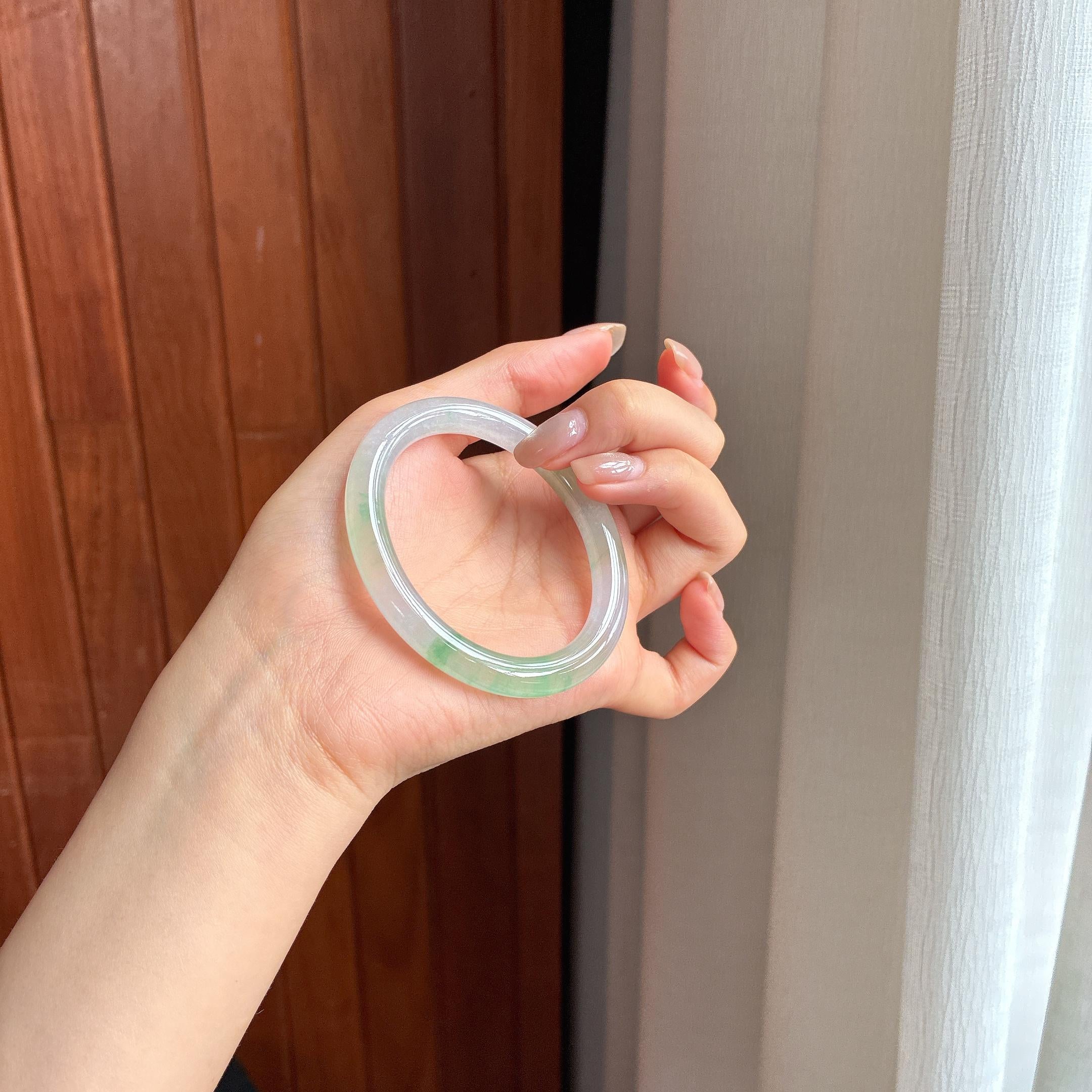 Vòng Tay Quý Phi Ngọc Phỉ Thúy Băng Chủng Phiêu Hoa 52 - Ngọc Phỉ Thúy Miến Điện Loại A Tự Nhiên (yc450820)