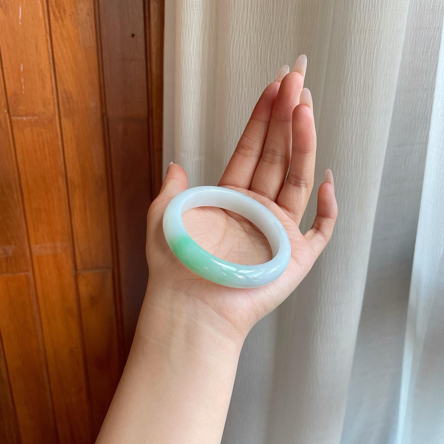 细糯冰白底青翡翠平安镯（54mm）（yc278067）