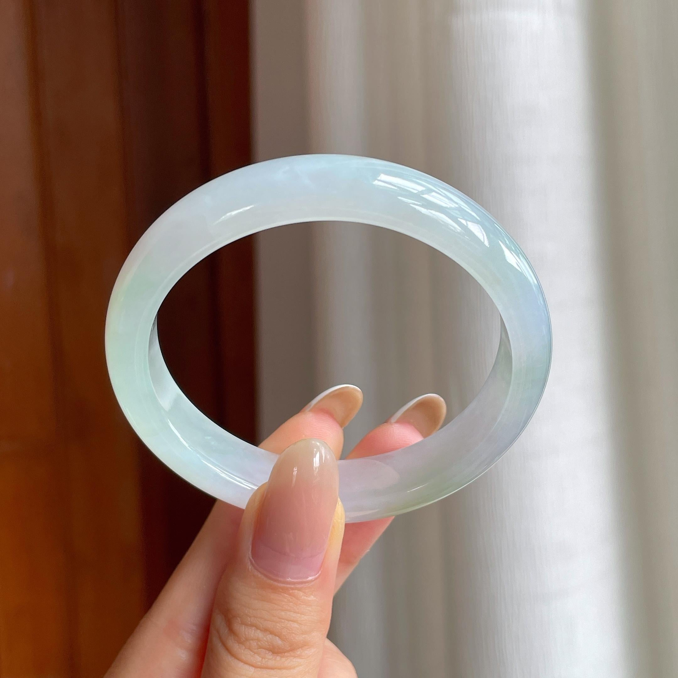 糯冰淡底色翡翠贵妃镯（53.4mm)（yc416011）