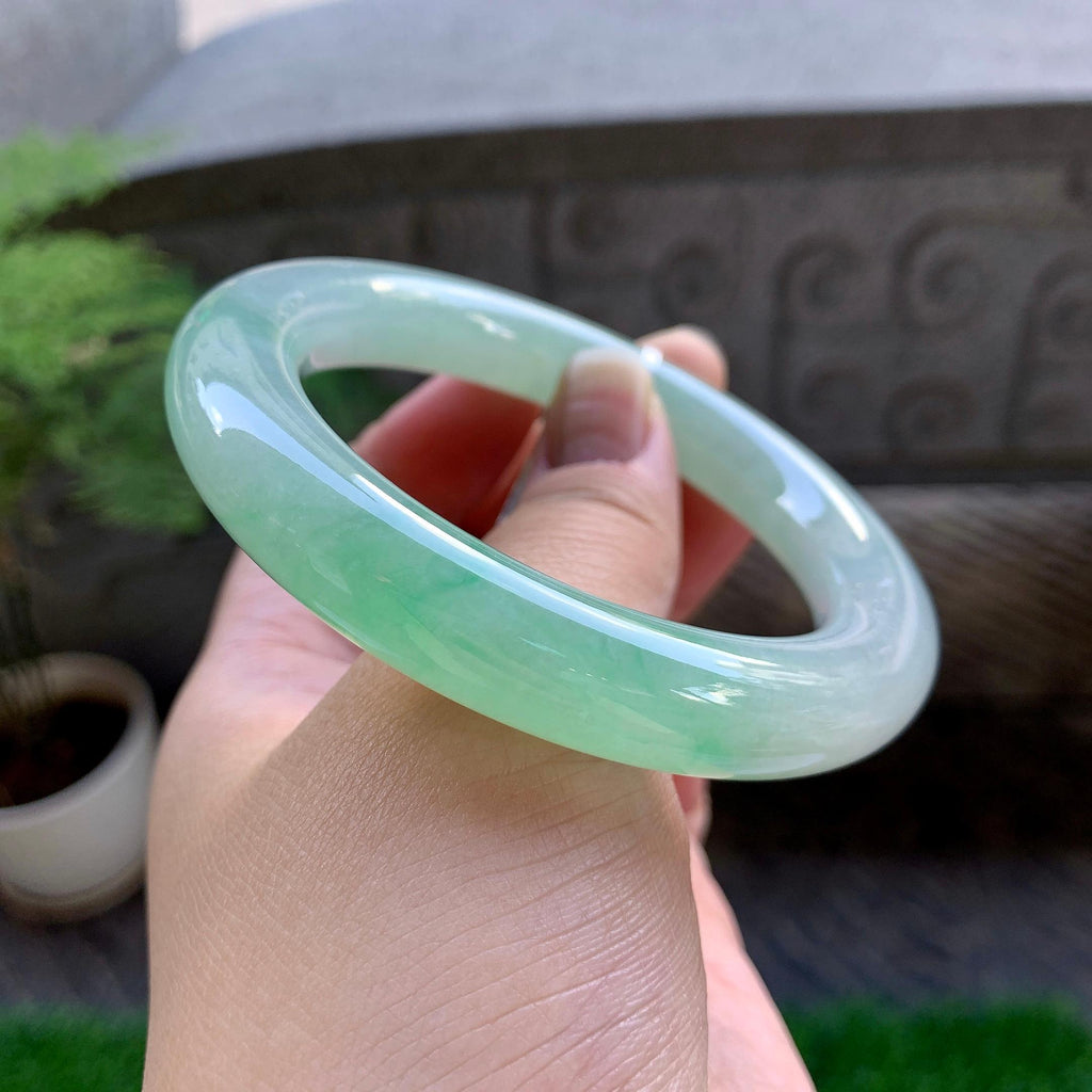 糯冰种晴底飘绿洒金圆条手镯（58mm）（yc223251）