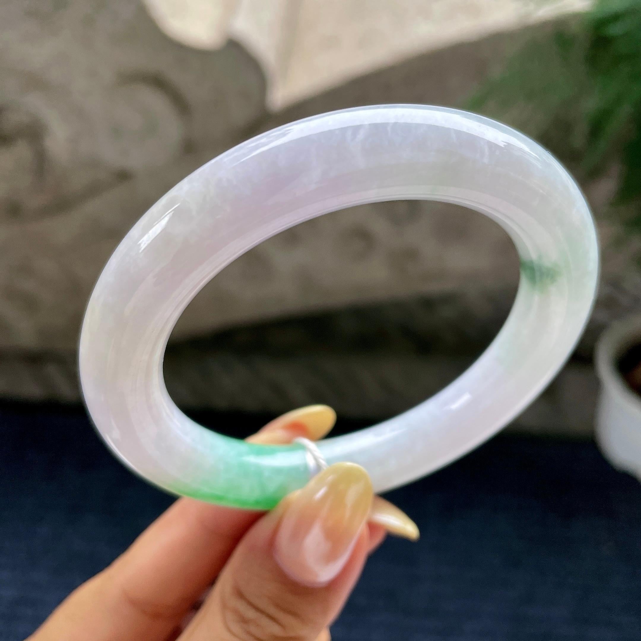细糯种淡紫底飘翠绿圆条手镯56.2圈 天然缅甸A货翡翠（yc460683）