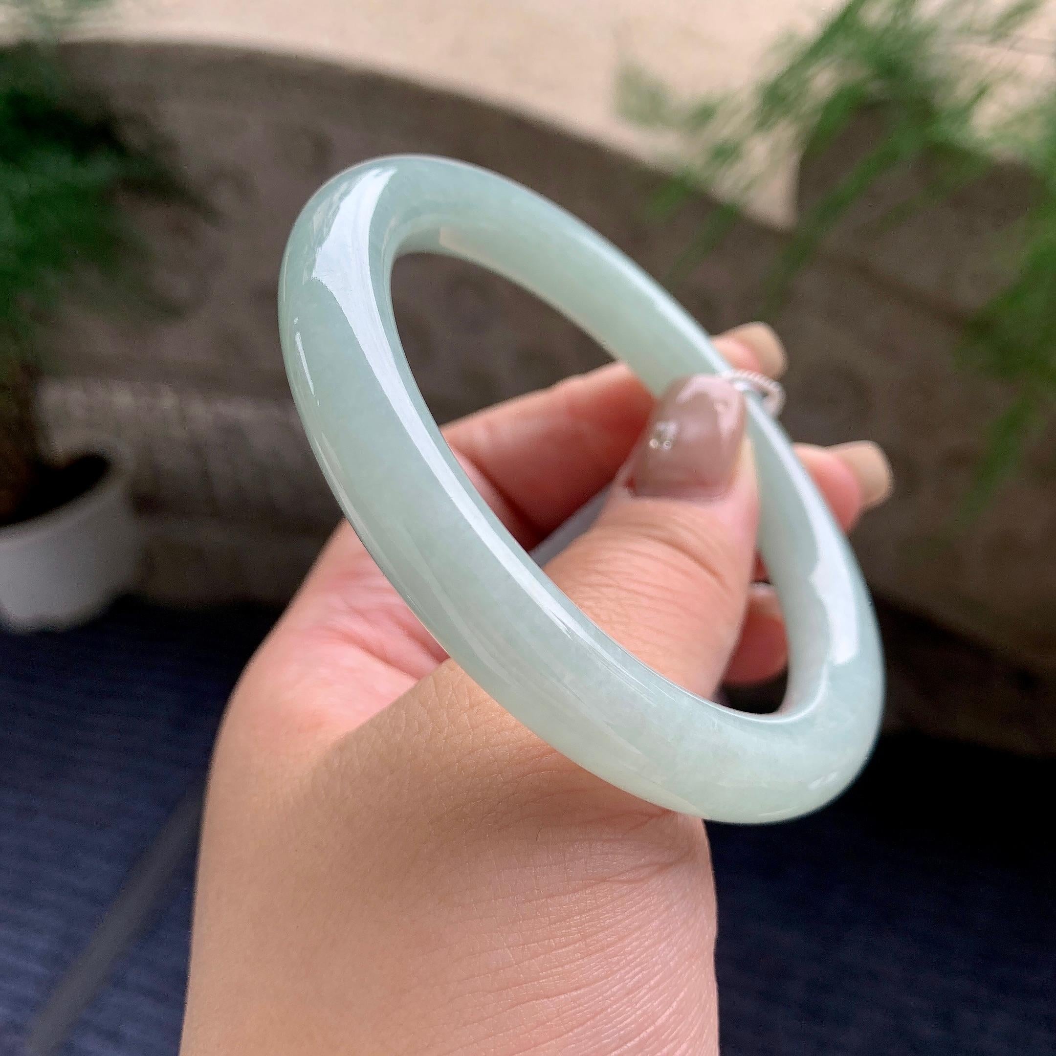 大圈口 细糯种淡晴底圆条手镯 60圈口 天然缅甸A货翡翠（yc460637）