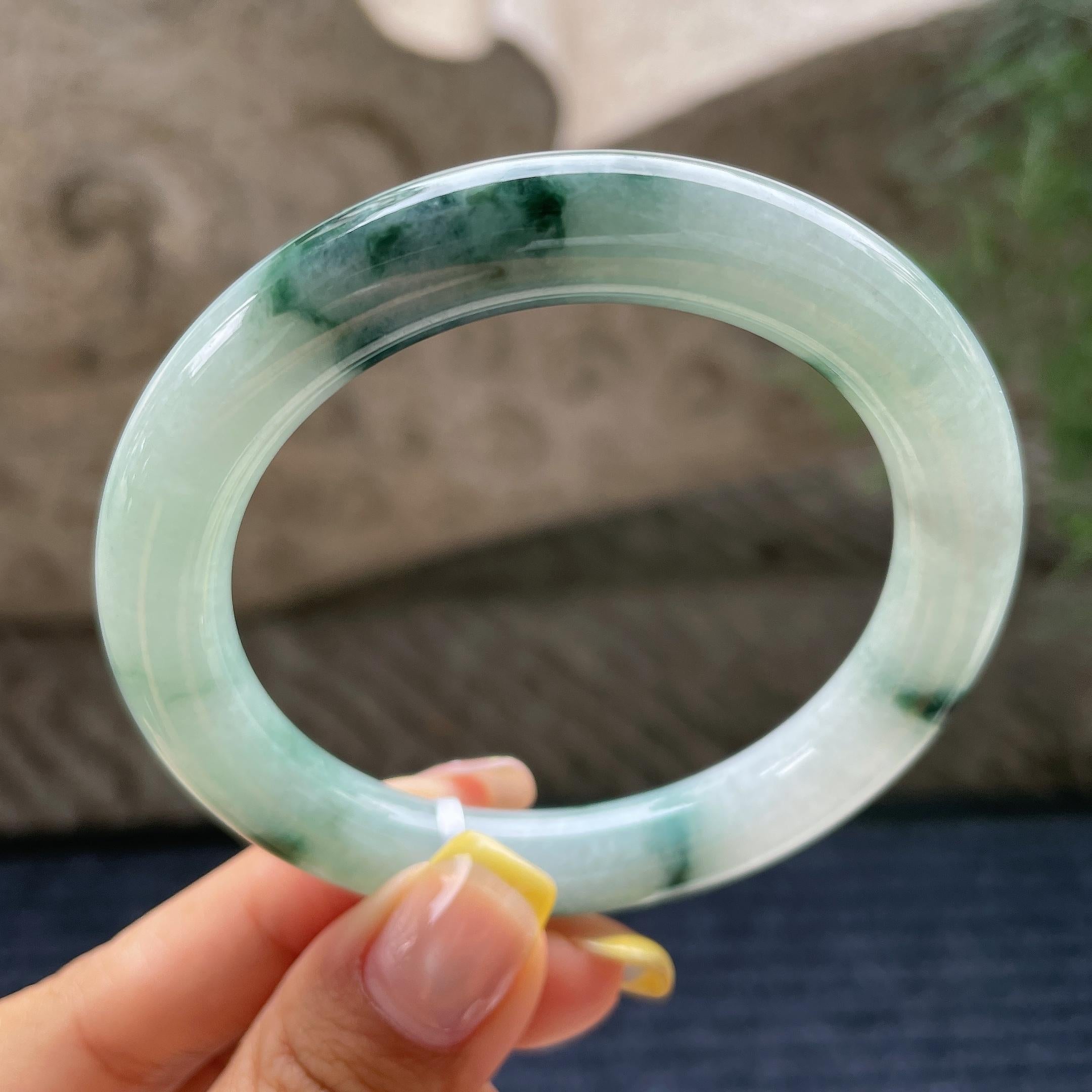 细糯种飘花圆条手镯56.4圈      天然缅甸A货翡翠（yc381945）