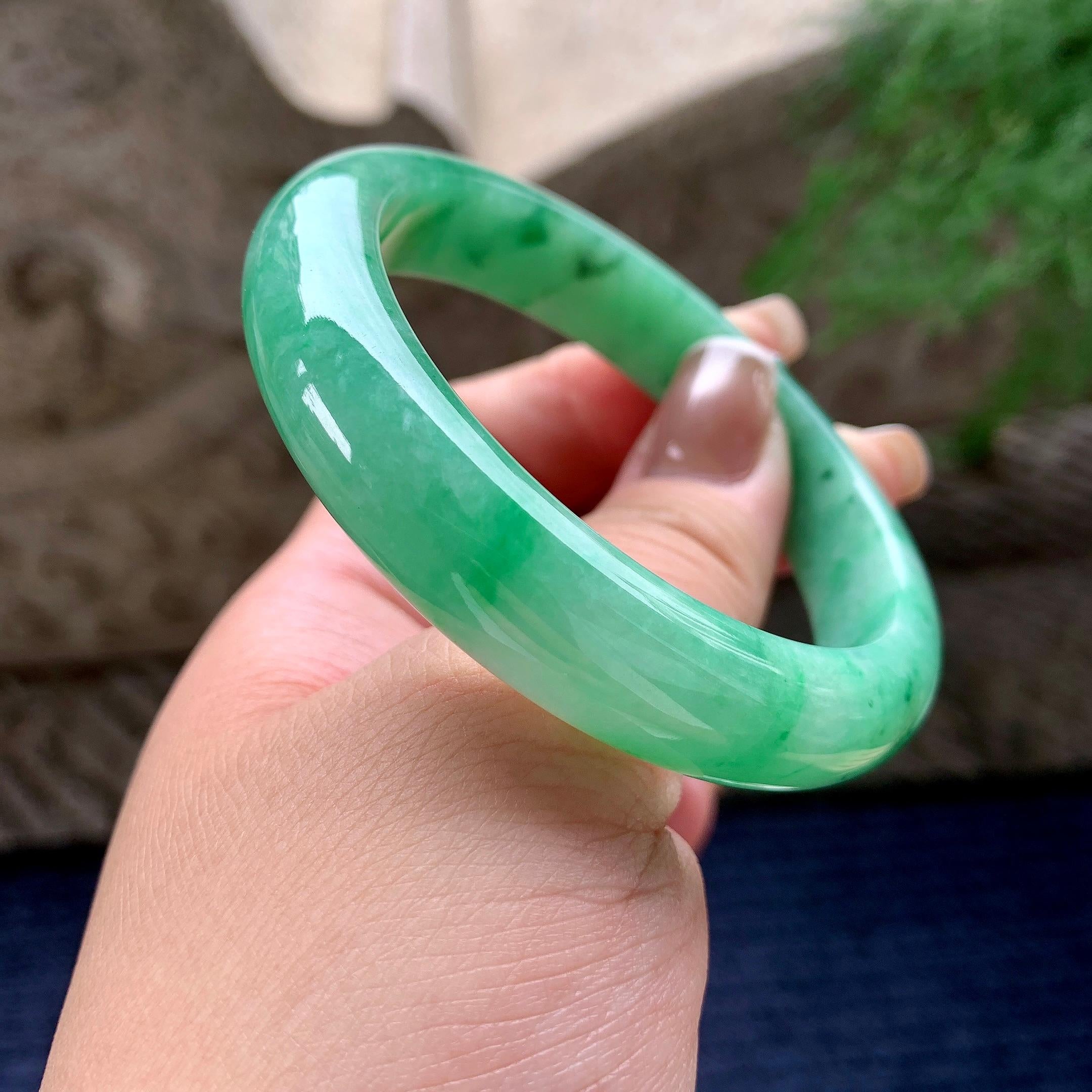细糯种飘绿花正圈平安镯 56.8圈口 天然缅甸A货翡翠（yc371535）