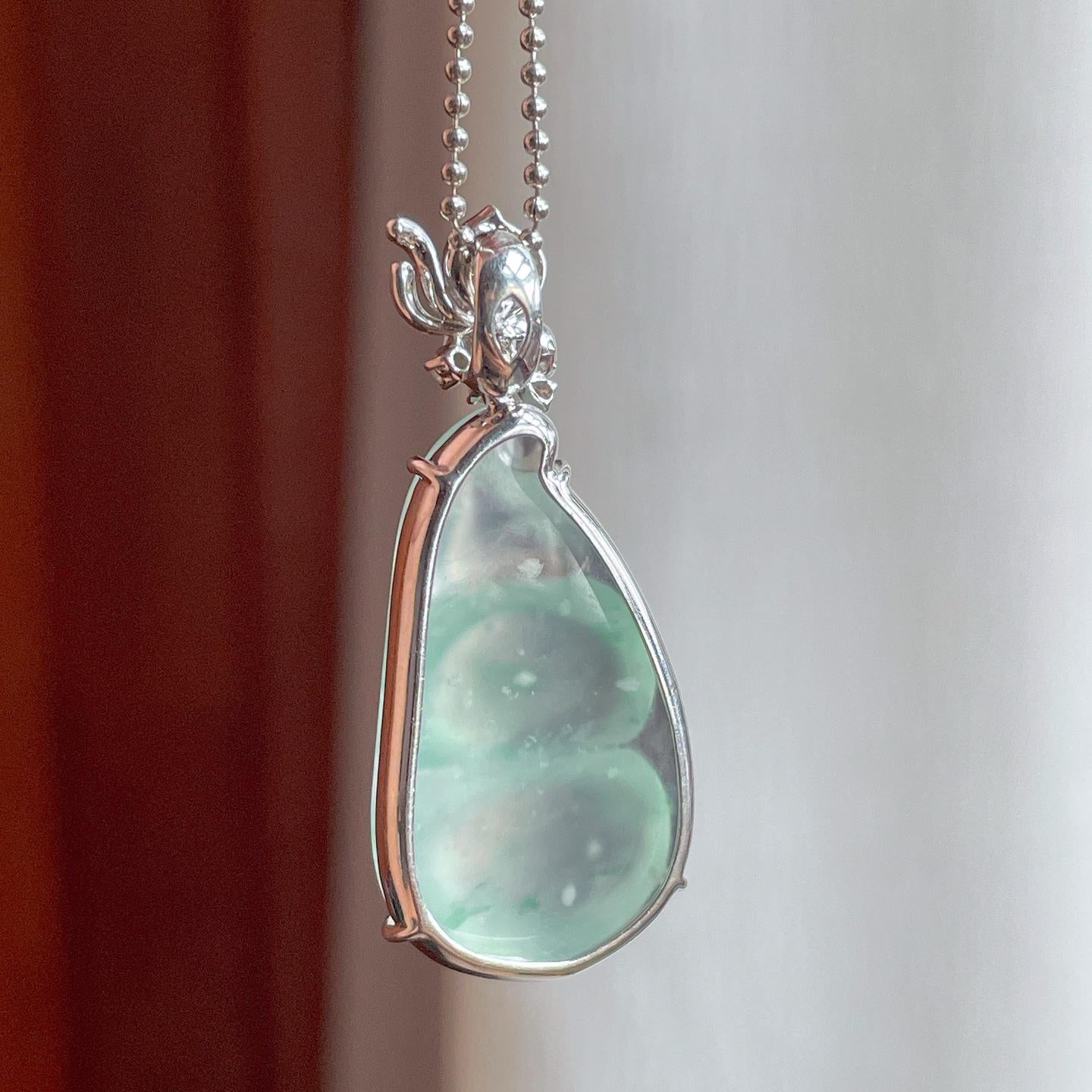 18k金镶冰玻种飘花翡翠豆子（yc249131）