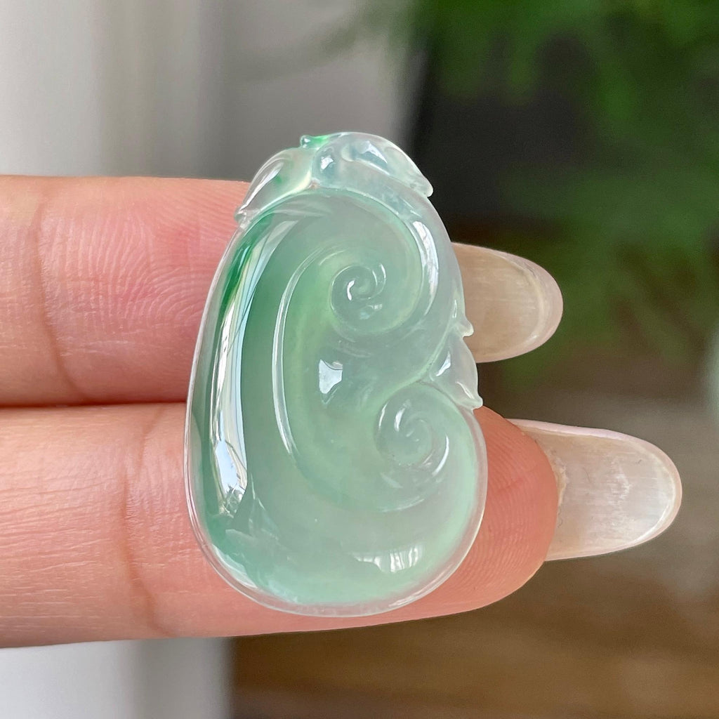糯冰种晴水飘绿花如意吊坠    天然缅甸A货翡翠（yc356834）