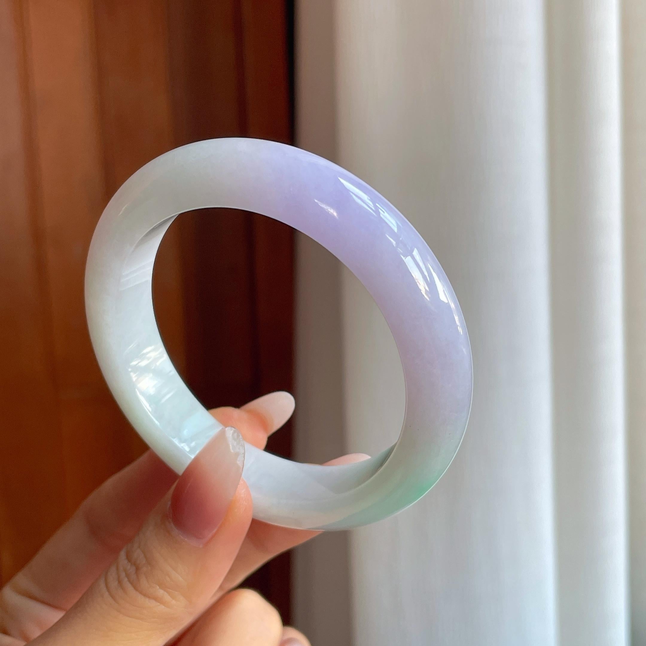 糯冰春带彩翡翠平安镯（57.5mm）（yc310368）