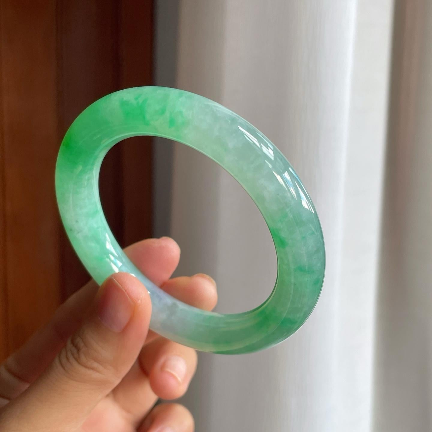 糯冰带色圆条翡翠手镯（56mm）（yc225099）