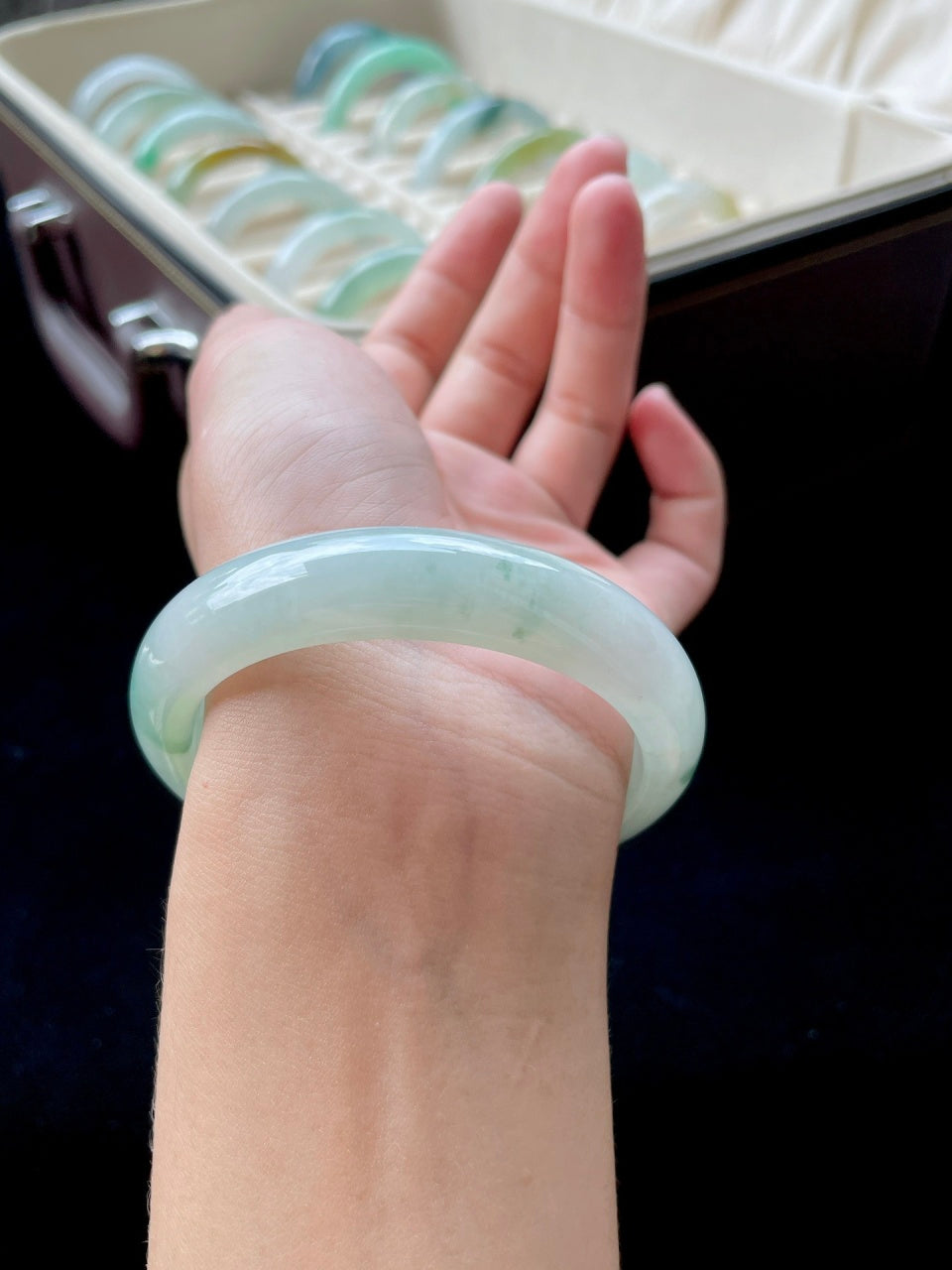 细糯冰飘花翡翠手镯（55.7mm）（yc016963）