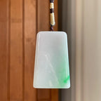 糯冰带绿翡翠无事牌（yc269019）