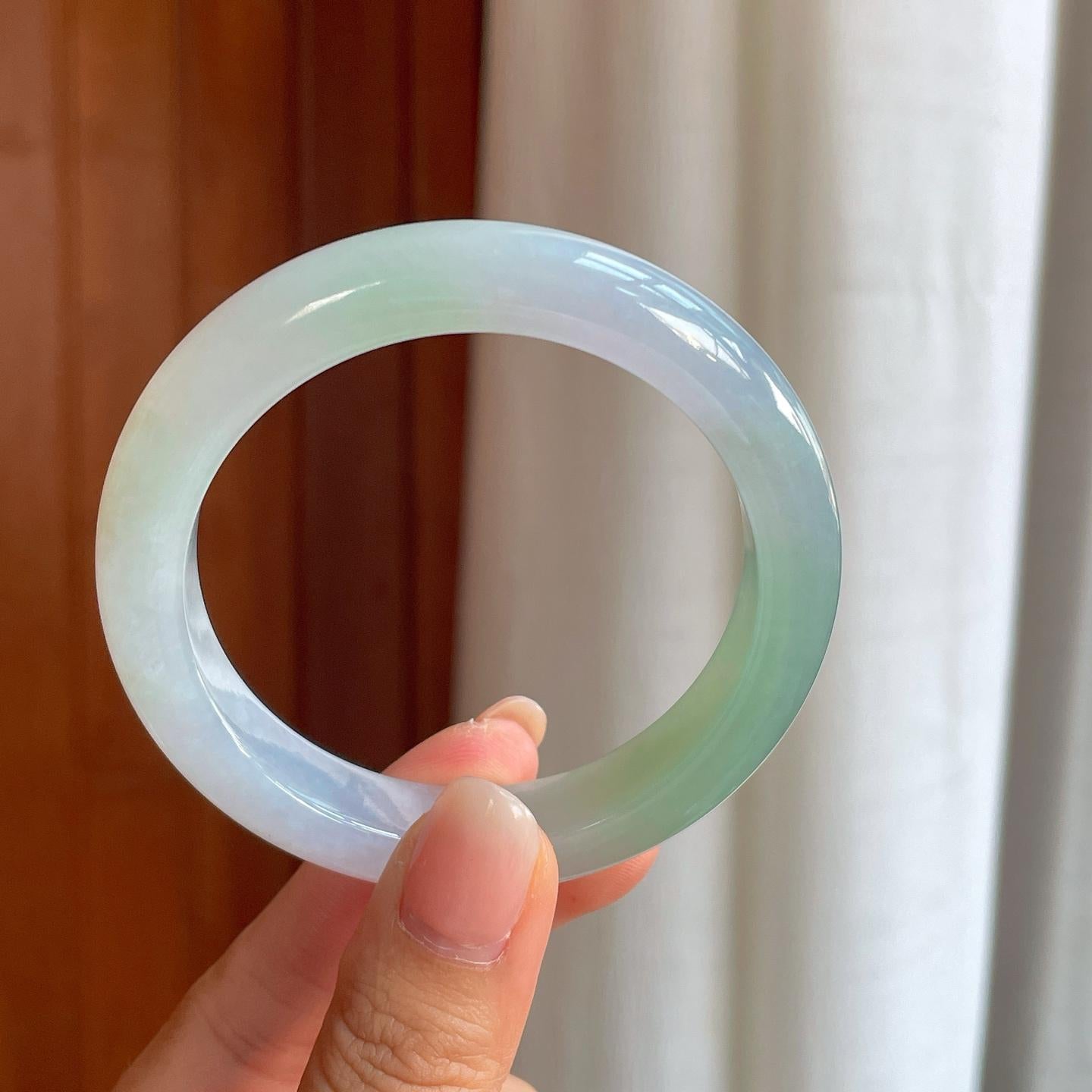 糯冰淡春彩底翡翠平安镯（55.5mm）（yc411305）