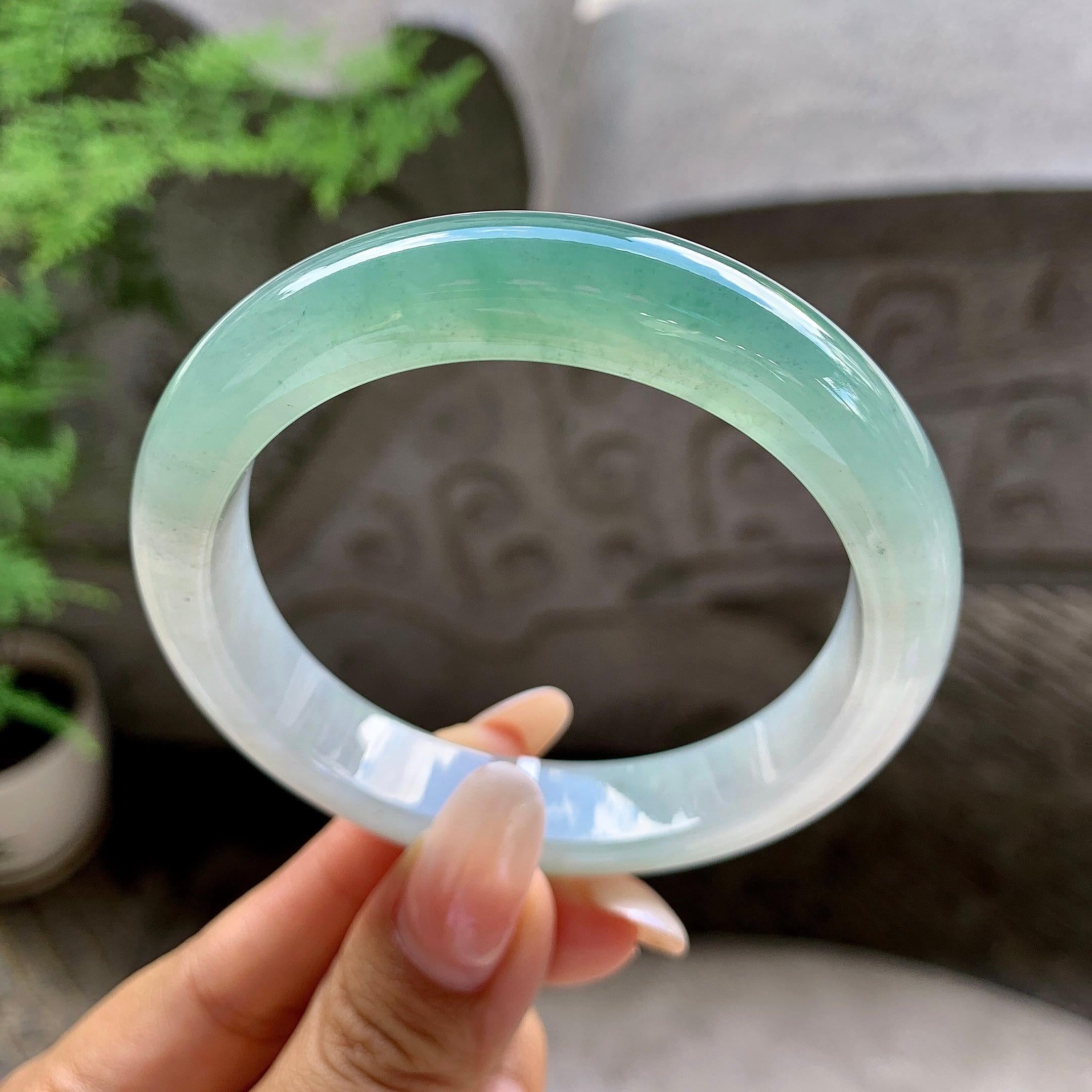 糯冰种湖水绿平安镯（56.8mm）（yc203702）