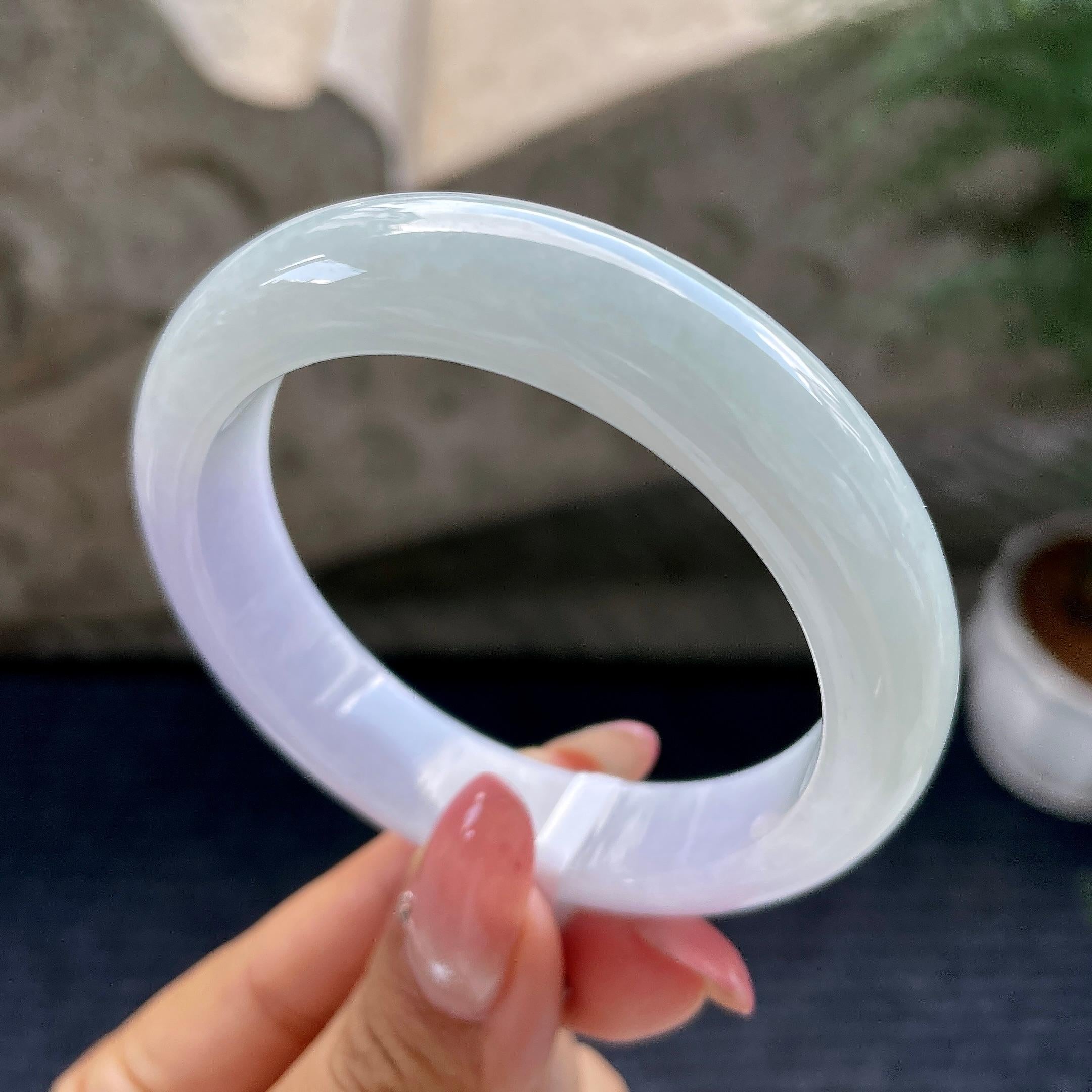 细糯种淡春彩正圈平安镯55.2圈        天然缅甸A货翡翠（yc444707）