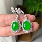 18K金钻镶糯冰种阳绿蛋面耳坠（yc254107）