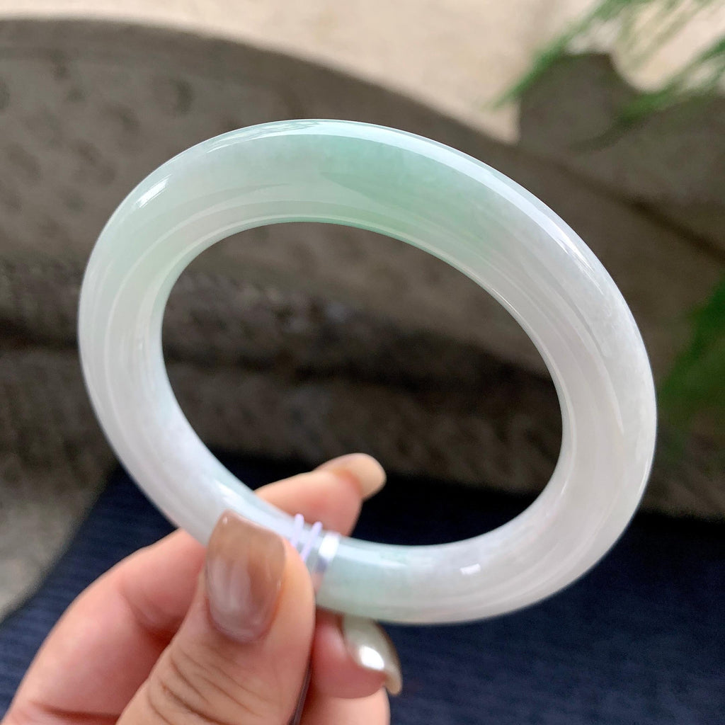细糯种飘淡绿圆条手镯  56.4圈口  天然缅甸A货翡翠（yc436247）