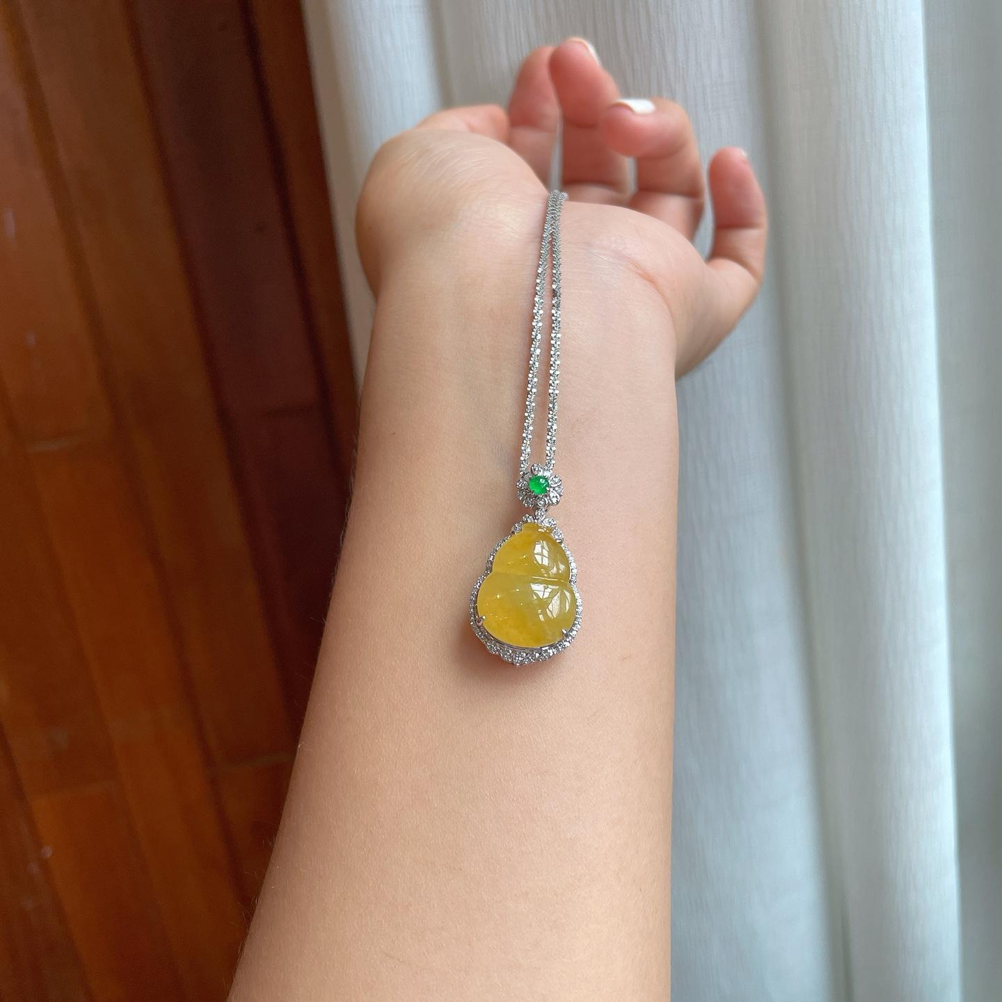 18k真金真钻镶冰种黄翡葫芦（yc248483）