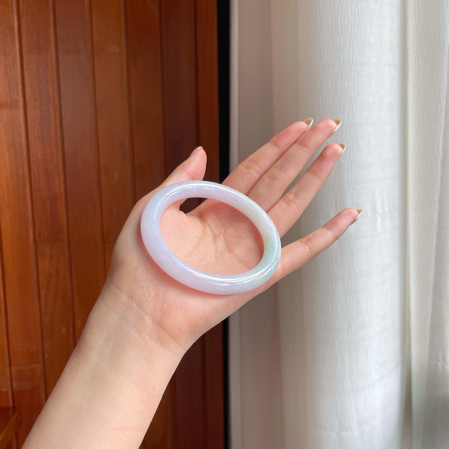 糯冰春带彩翡翠圆条手镯（56.2mm)（yc374043）