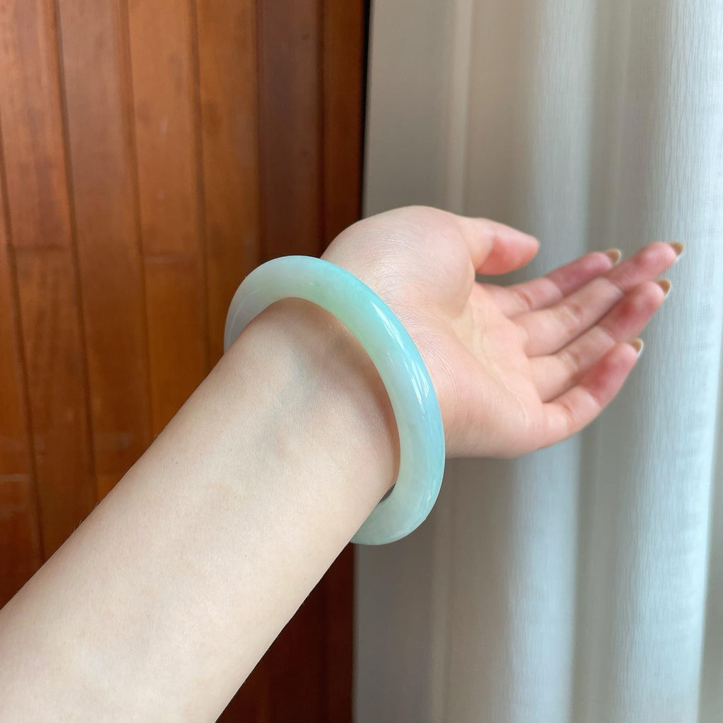 糯冰淡晴底翡翠圆条手镯（55mm）（yc376692）