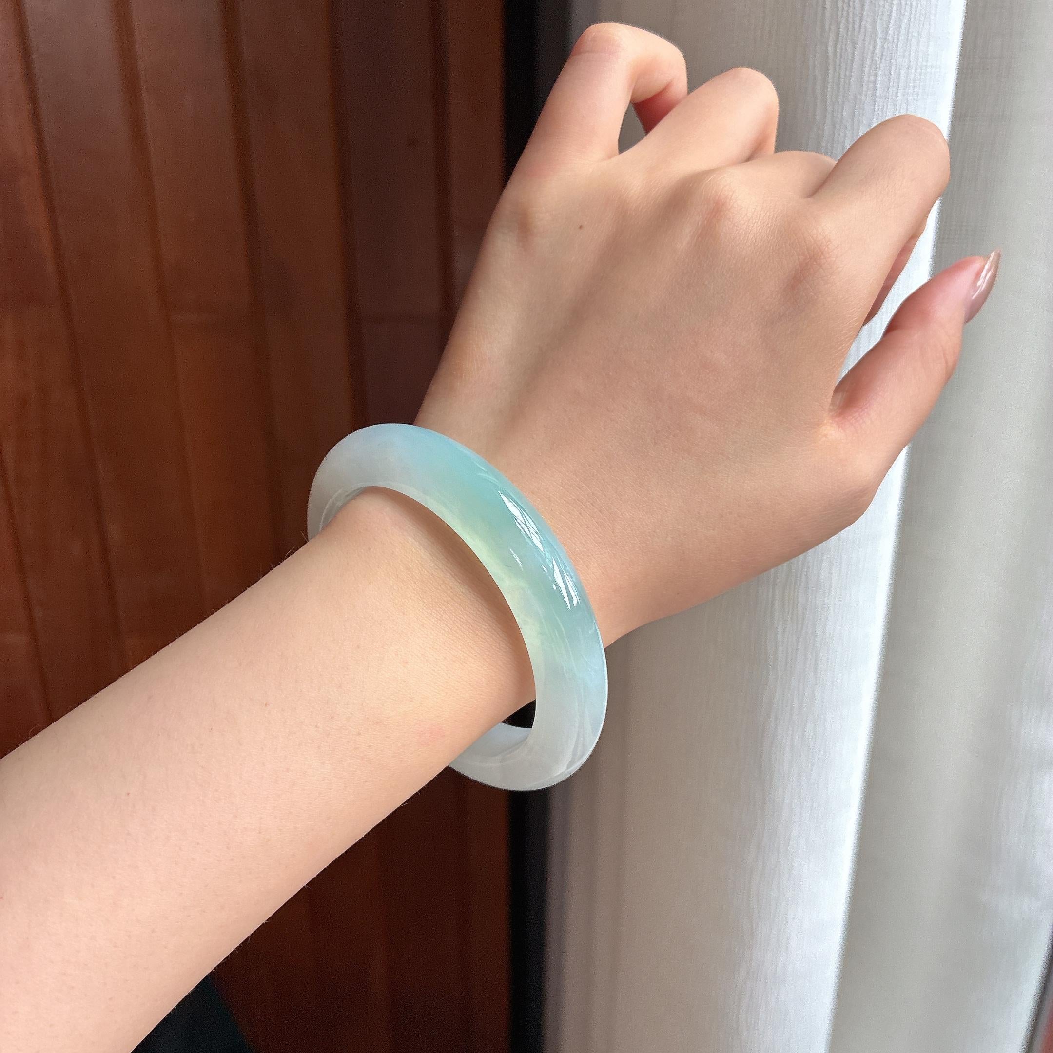 Vòng tay bình an vòng tròn chính mây băng lam trong 56 vòng Ngọc phỉ thúy tự nhiên Myanmar loại A