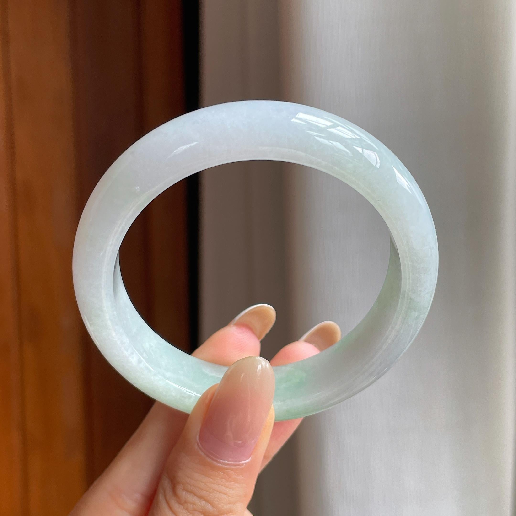 糯冰淡底色翡翠平安镯（53mm)（yc409906）