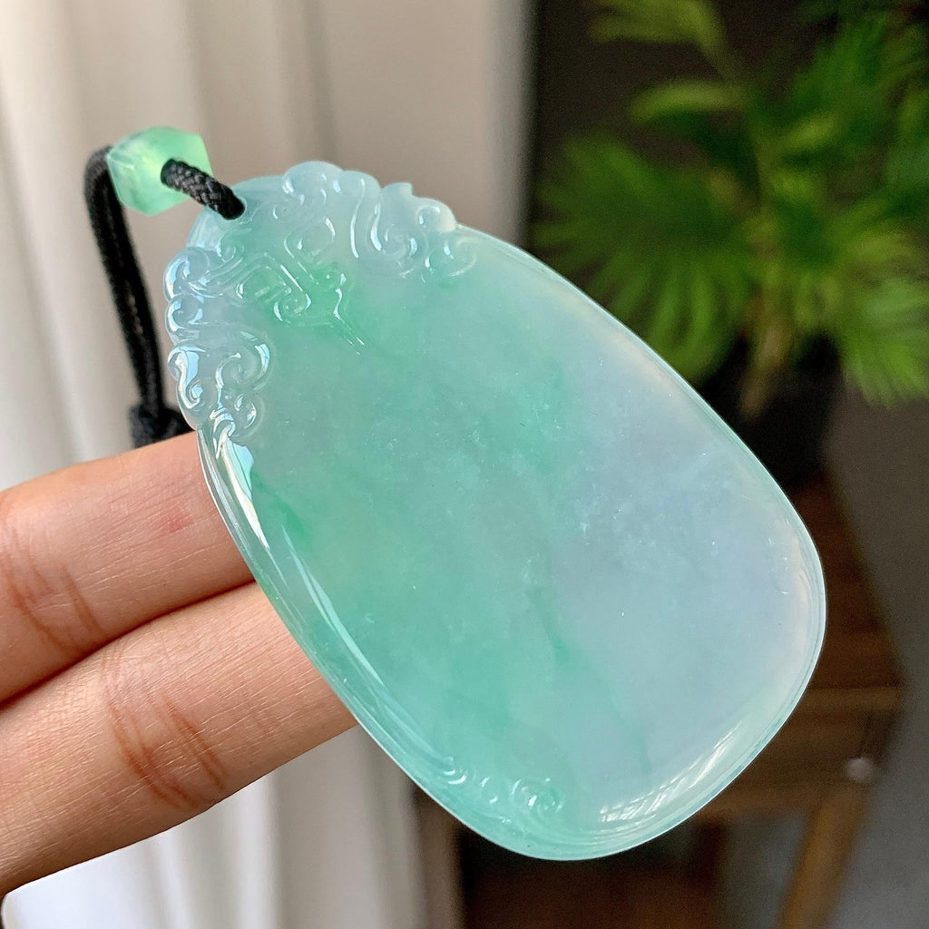 糯冰种飘绿仿古牌挂件（yc246702）