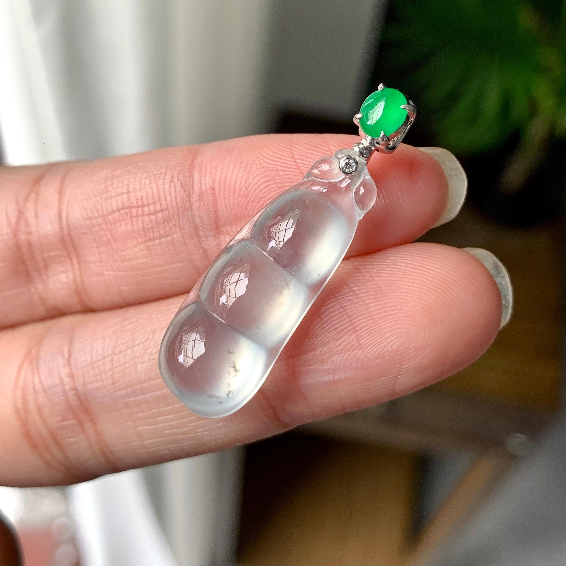 18K金钻镶冰种无色福豆吊坠（yc255618）