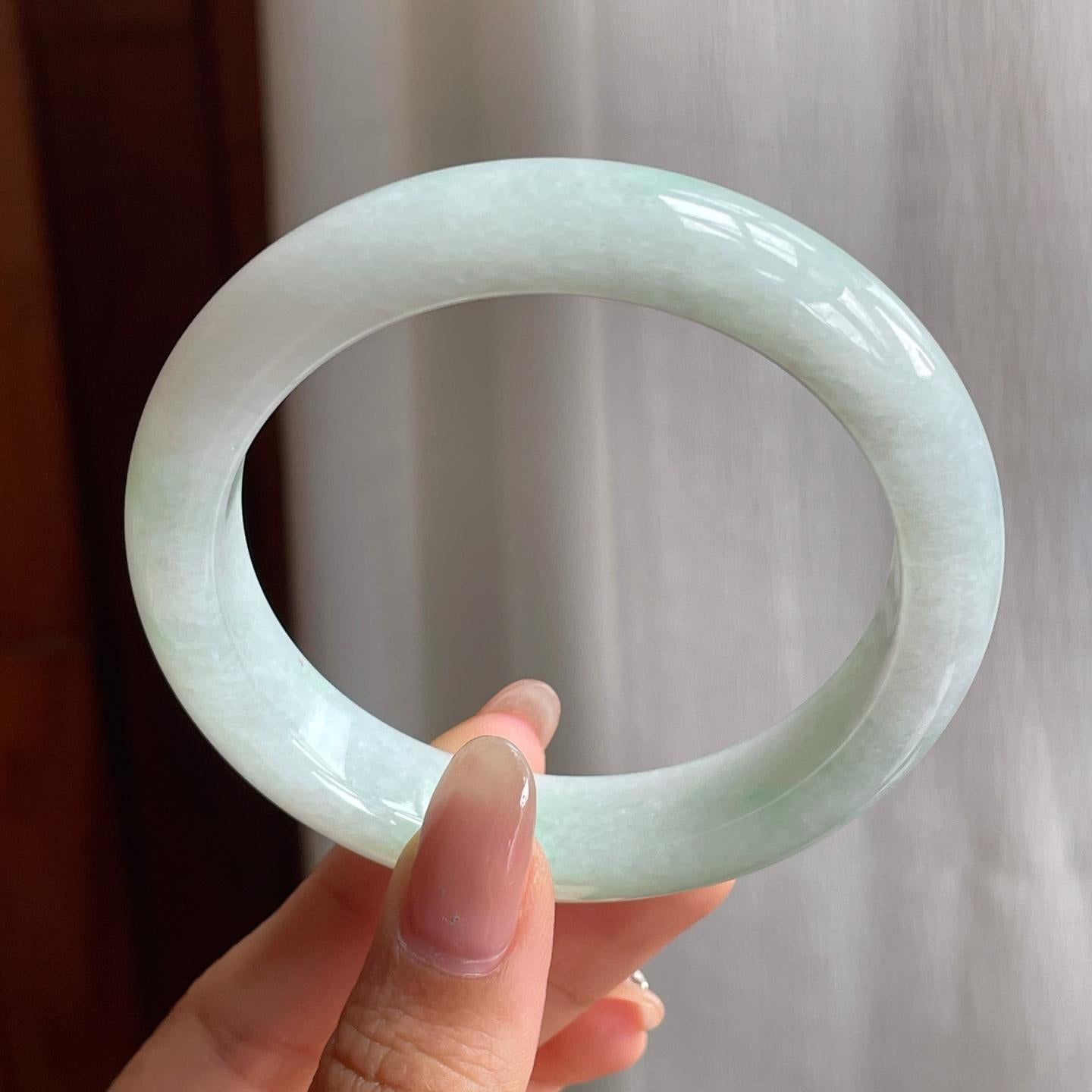 糯冰种飘绿花翡翠平安镯（56mm）
