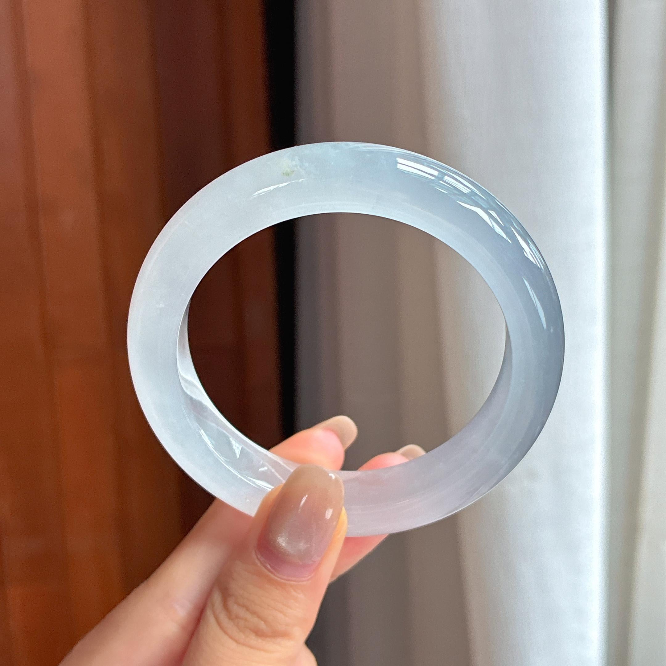 Vòng tay bình an tròn đều loại băng chủng dậy sáng không màu size 54 Ngọc phỉ thúy tự nhiên loại A Myanmar (yc450528)