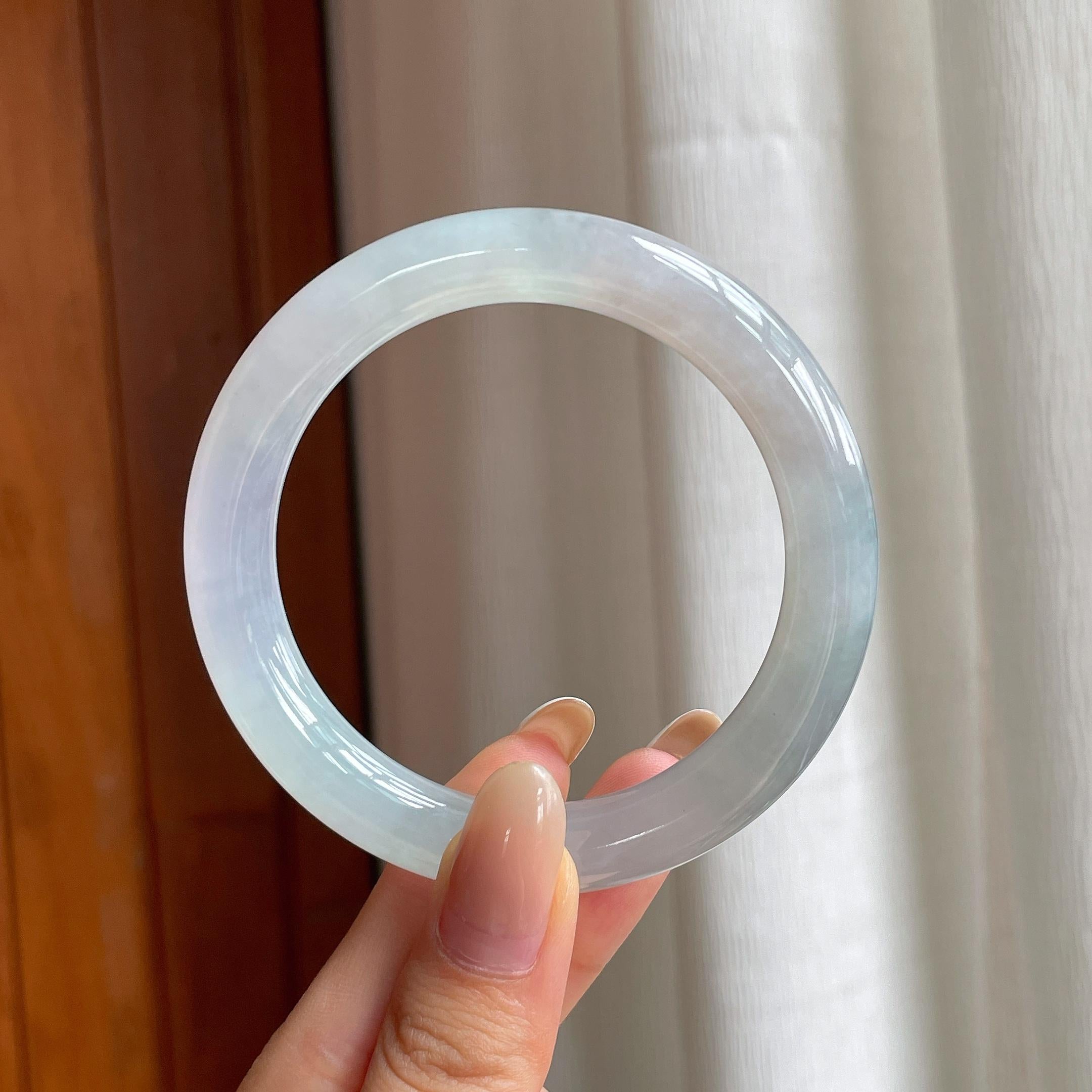 冰种淡底色翡翠圆条手镯（55.8mm)（yc406763）