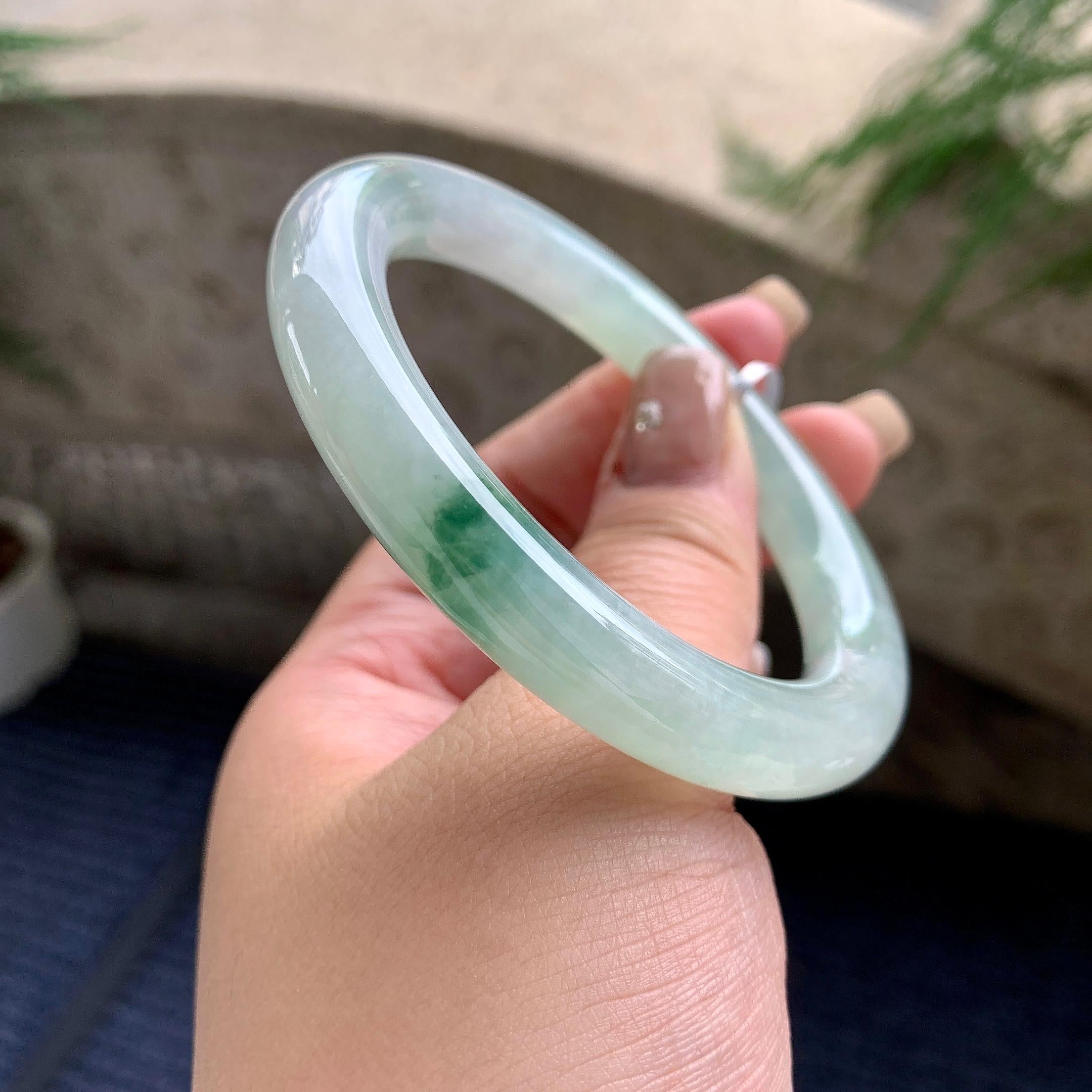 细糯种飘绿花圆条手镯 57圈口 天然缅甸A货翡翠（yc461788）