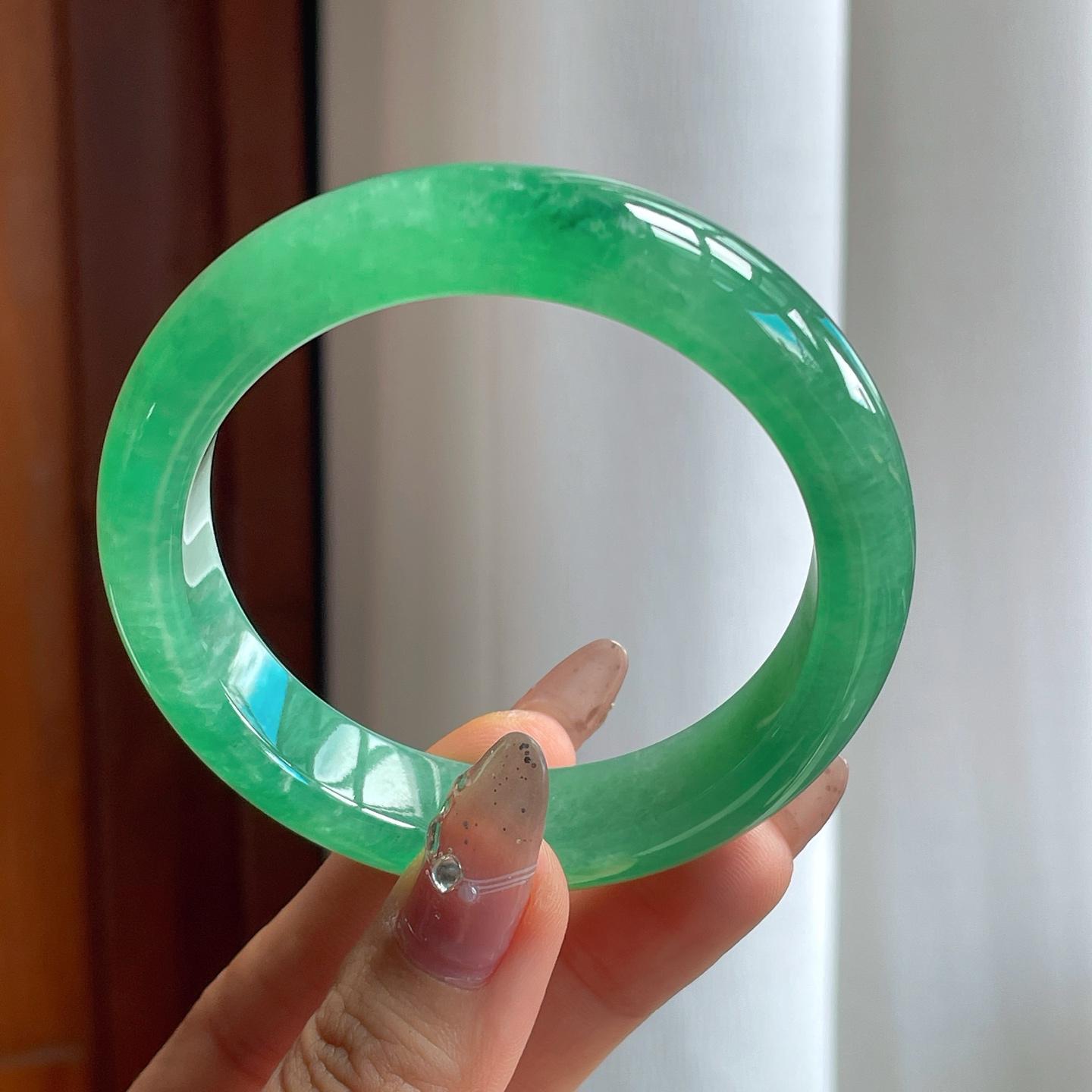 糯冰满绿翡翠平安镯（57mm）