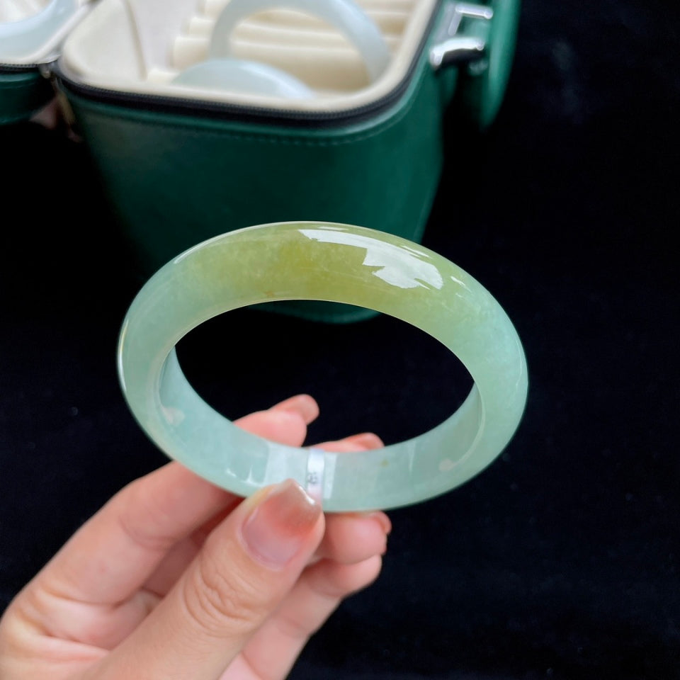糯冰晴底飘黄正圈翡翠手镯（56.7mm）（yc017163）