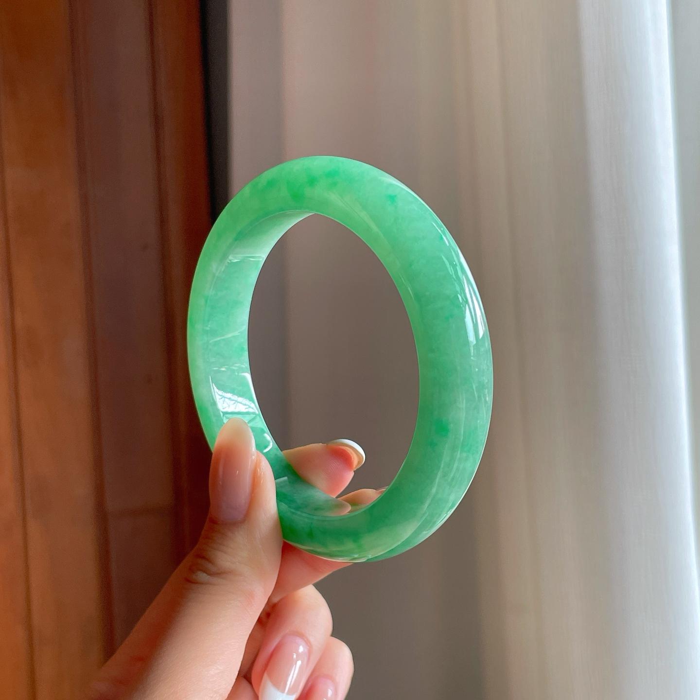 糯冰满绿翡翠平安镯（58.2mm)（yc396237）
