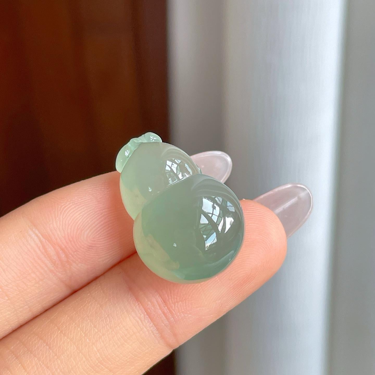 冰种蓝晴底翡翠葫芦（yc310372）