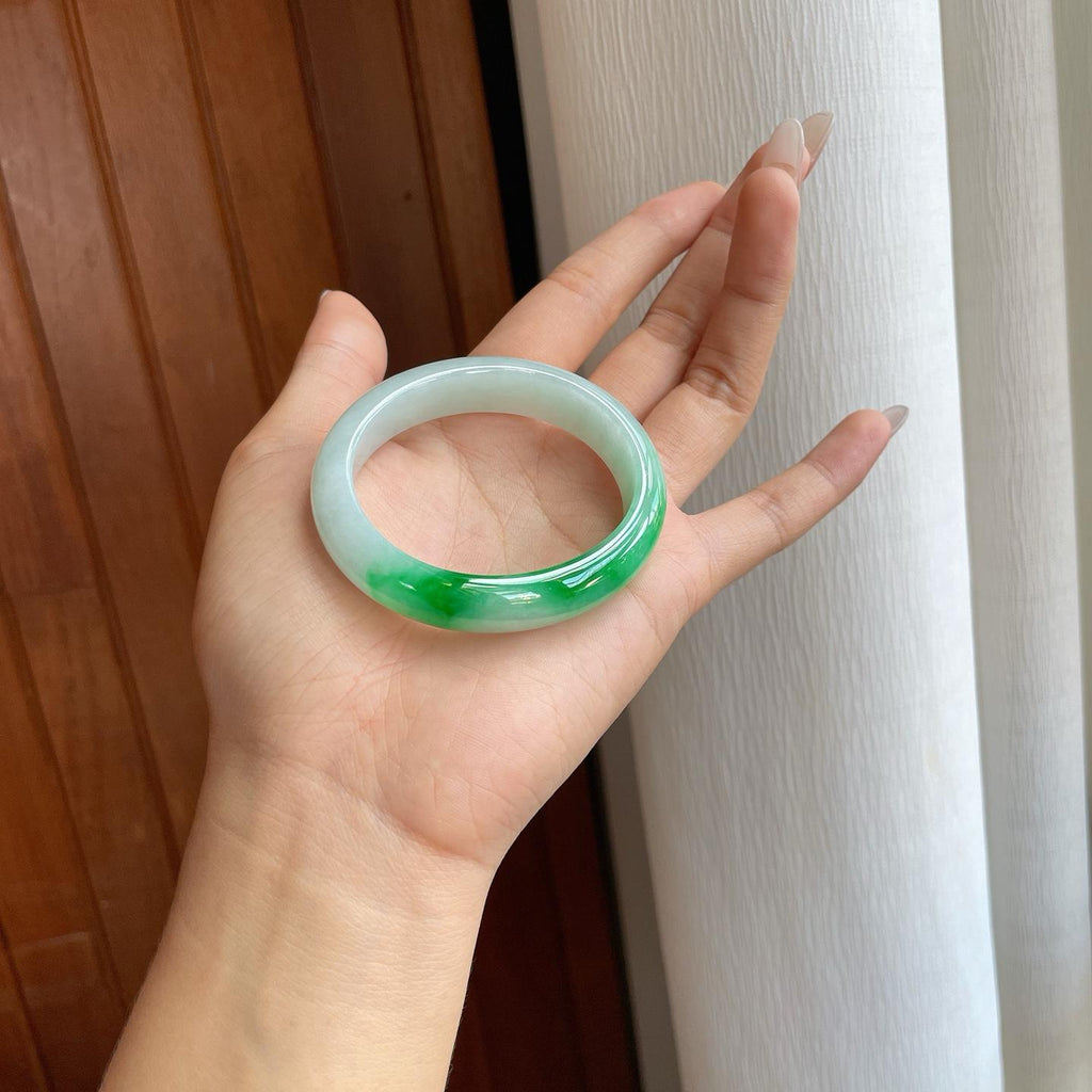 糯冰阳绿翡翠贵妃镯（53mm）（yc268231）