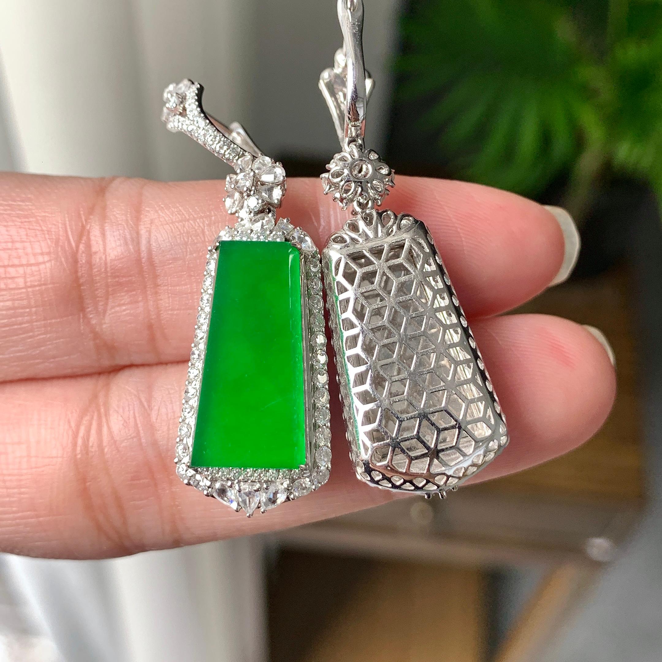 18K金钻镶糯冰种满绿无事牌耳坠（yc255598）