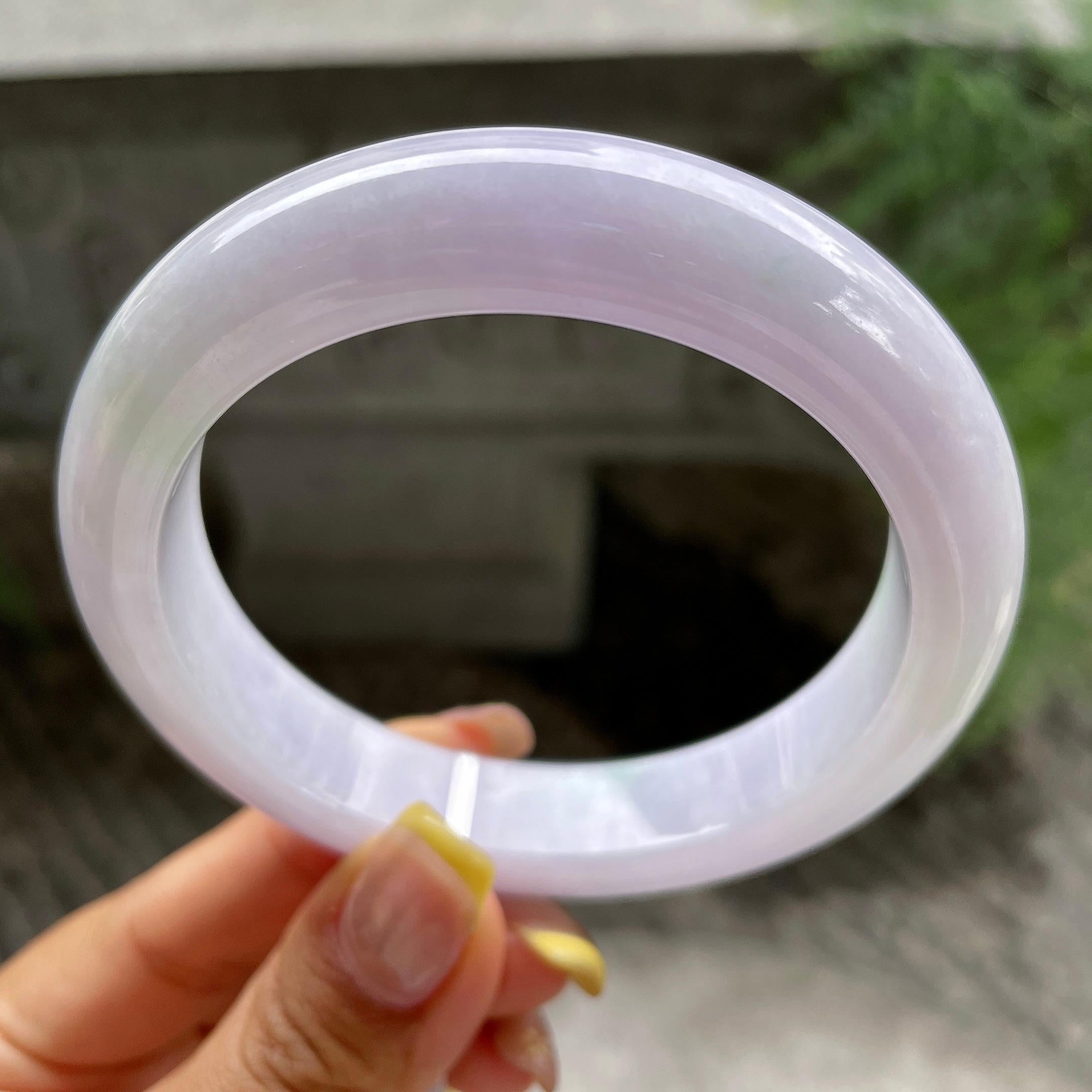大圈口    细糯种紫罗兰飘绿花正圈平安镯60.2圈        天然缅甸A货翡翠（yc383103）