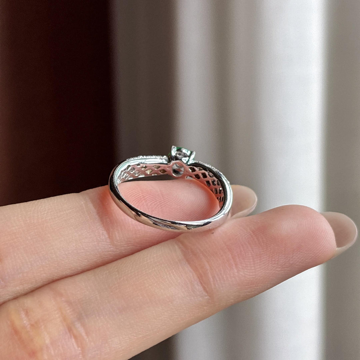 18k金镶冰种满绿蛋面戒指（yc723570）
