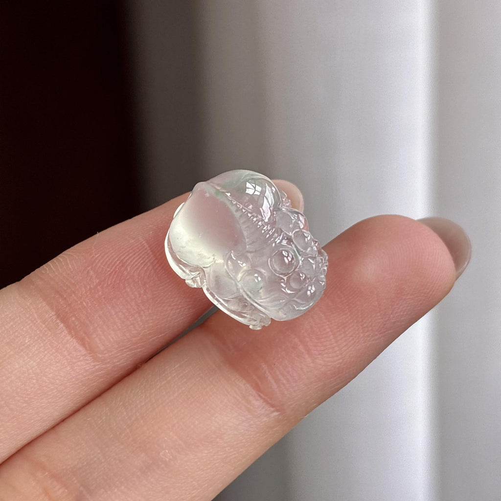 高冰种飘花起光貔貅裸石 天然缅甸A货翡翠（yc534581）