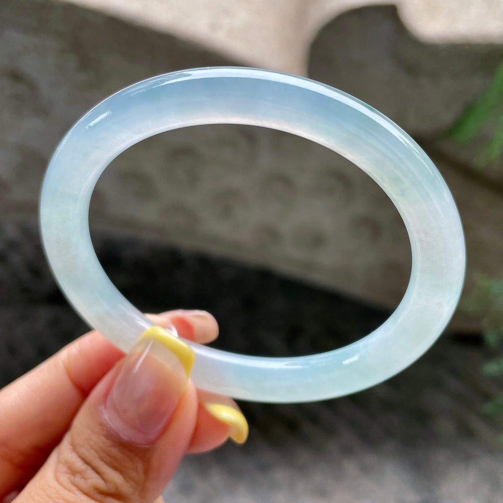 小圈口     糯冰种飘花贵妃手镯53.4圈         天然缅甸A货翡翠（yc392728）